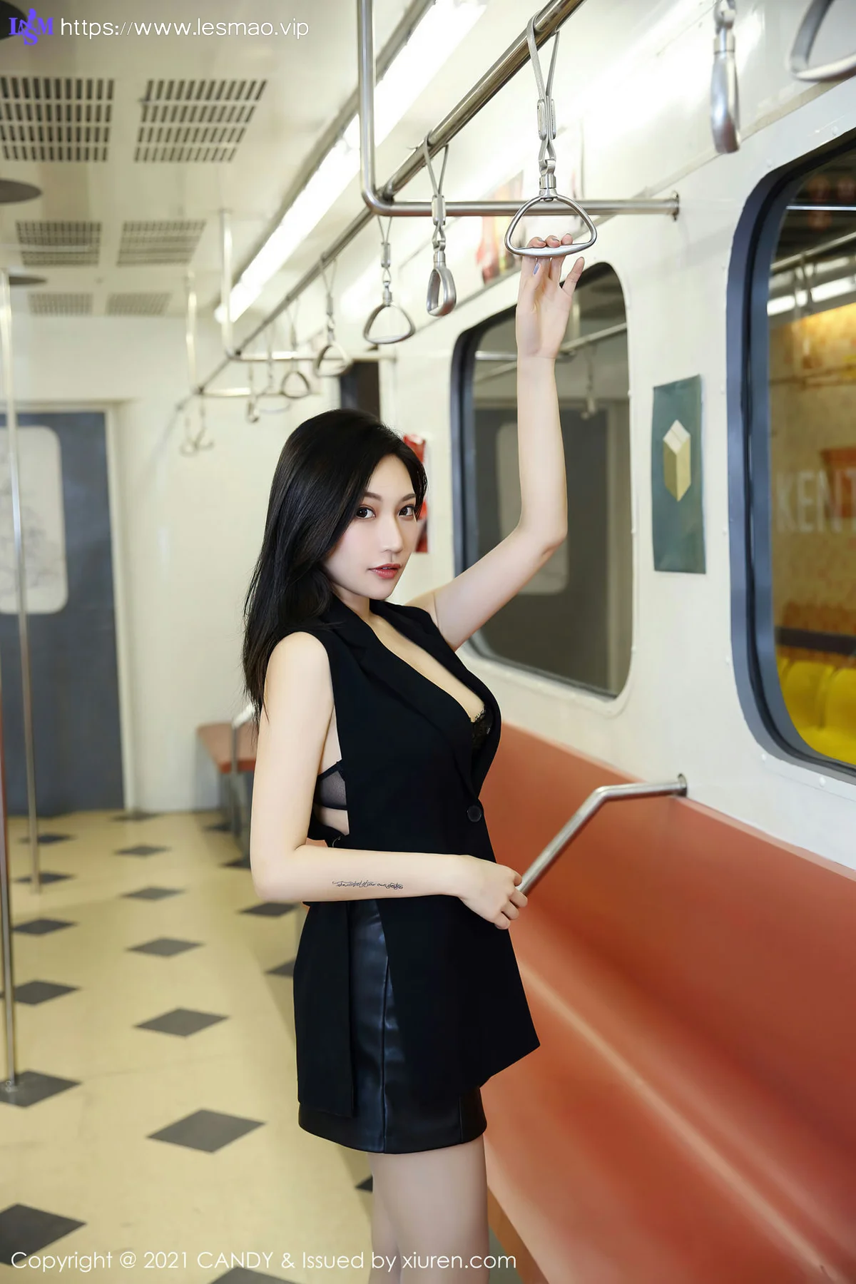 CANDY 糖果画报 Vol.083 地铁场景邂逅 小狐狸Kathryn 丝袜美腿... - 2