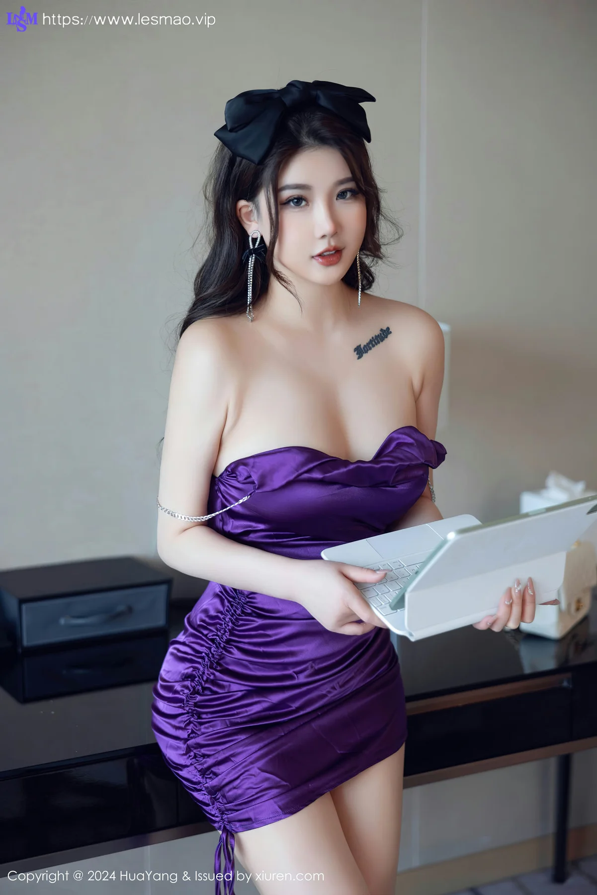 HuaYang 花漾show Vol.581 小海臀Rena 紫色连衣短裙性感写真 - 3