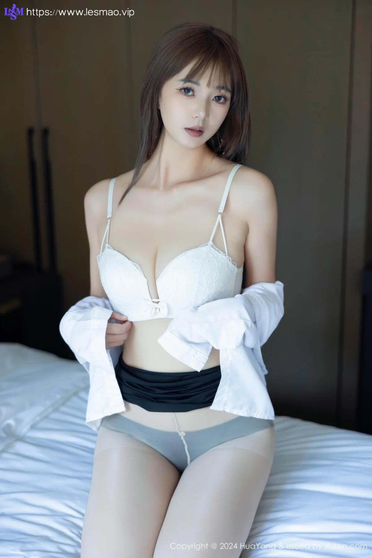 HuaYang 花漾show Vol.604 宋-KiKi 性感OL服饰性感写真 - 2