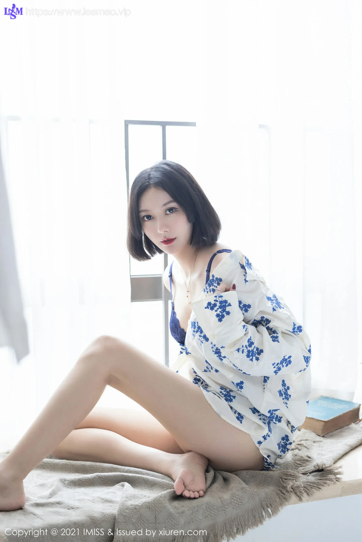 IMiss 爱蜜社 Vol.602 朦胧丝足美腿  艺轩 气质美女写真2 - 3