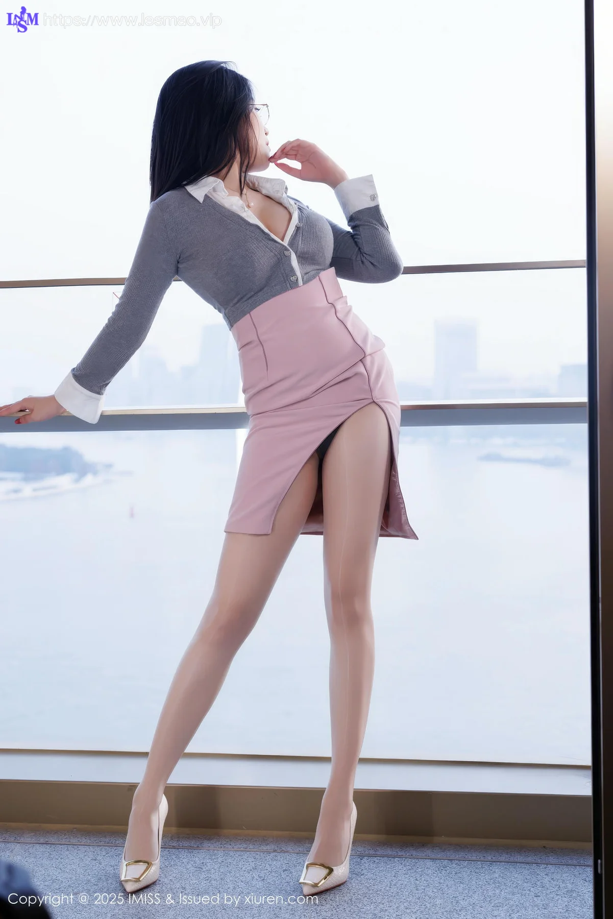 IMiss 爱蜜社 Vol.784 许诺Sabrina爆乳短裙美图 - 5