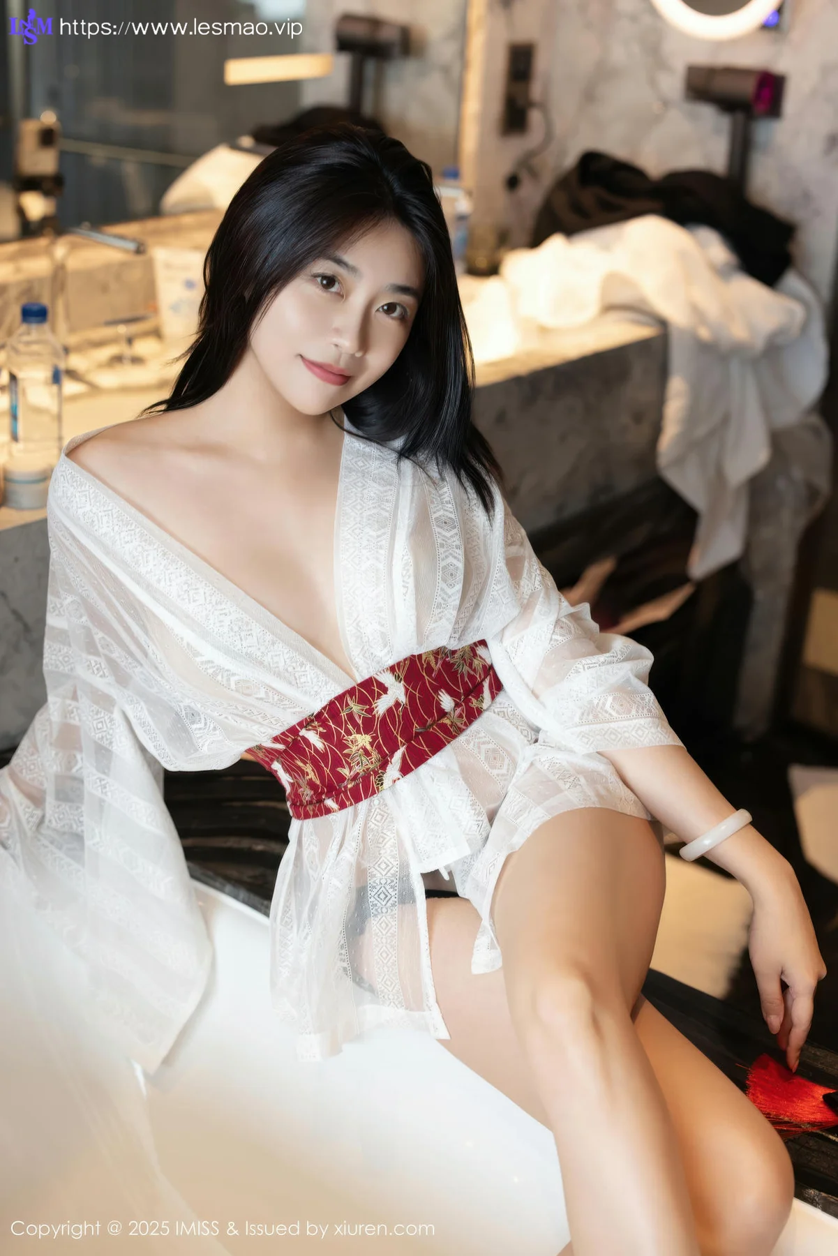 IMiss 爱蜜社 Vol.798 许诺Sabrina 轻透上衣美眸美腿 - 3