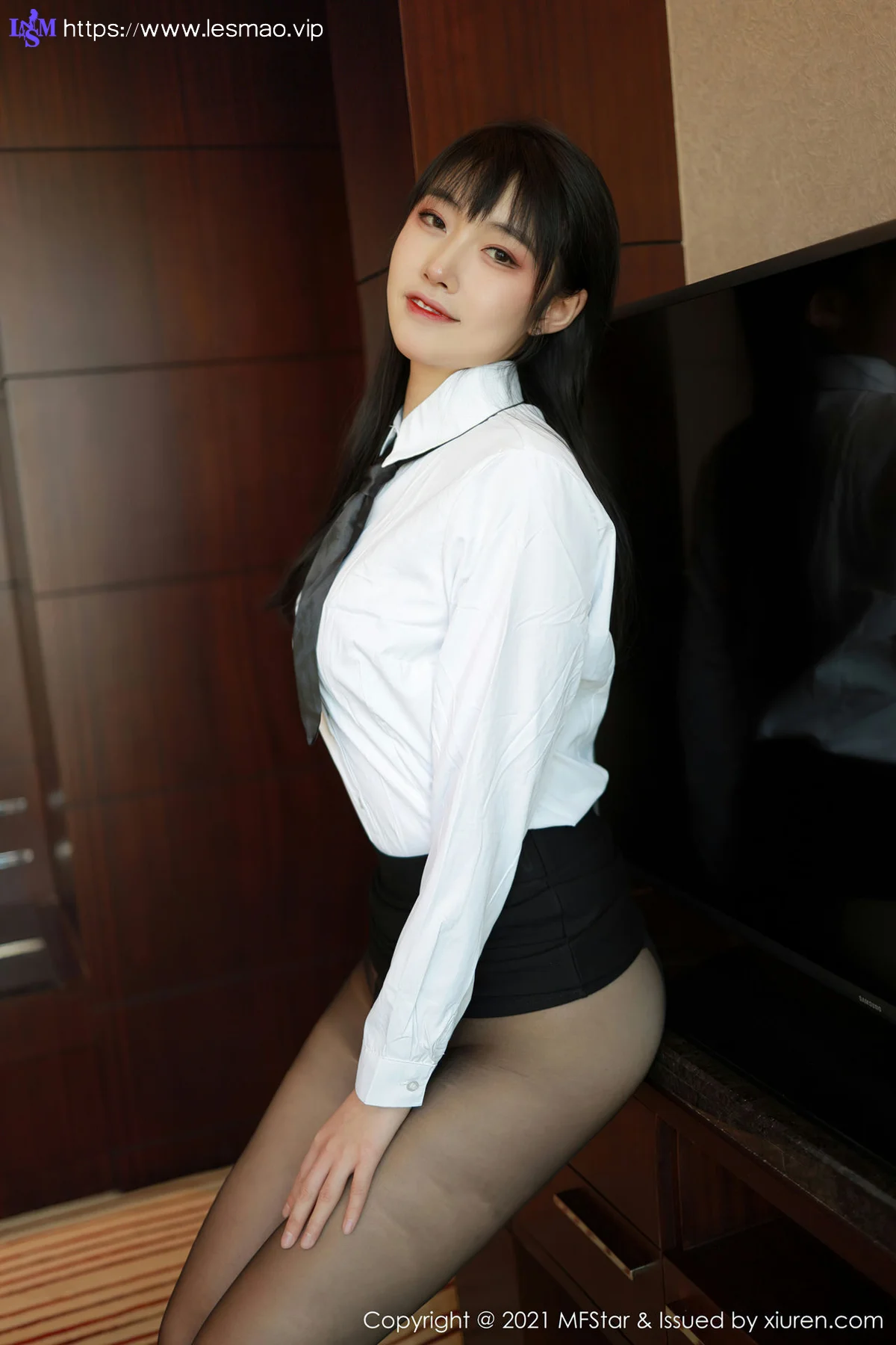 MFStar 模范学院 Vol.449   新人首套写真 锅包又you白衬衫黑丝 - 4