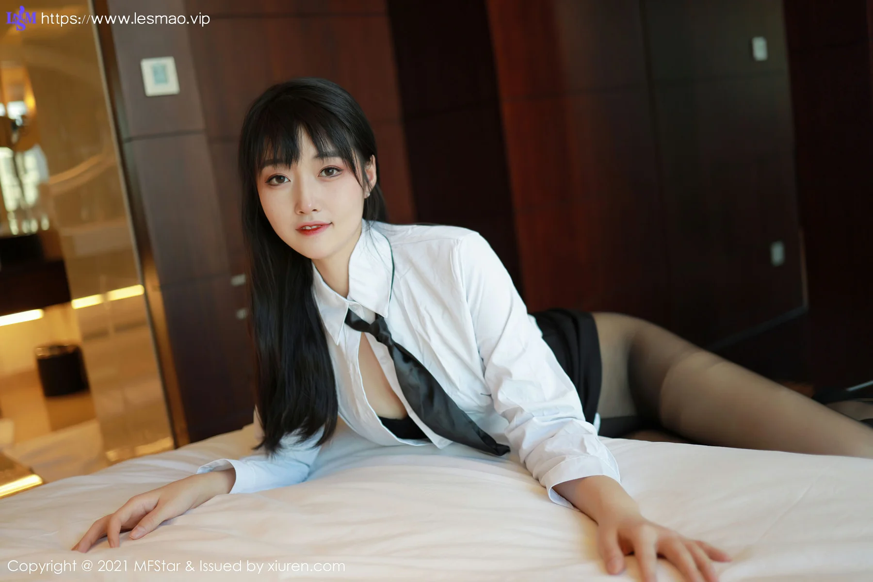 MFStar 模范学院 Vol.449   新人首套写真 锅包又you白衬衫黑丝 - 7