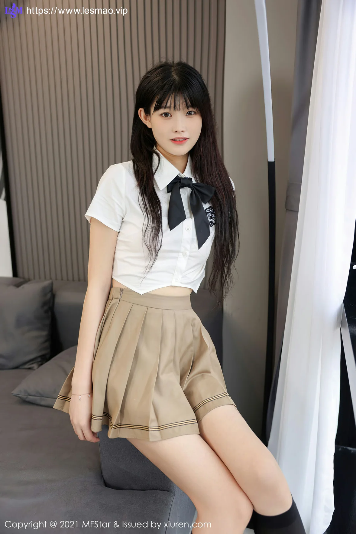 MFStar 模范学院 Vol.546 新人模特白T黑丝 77qiqi 第四套写真 - 9