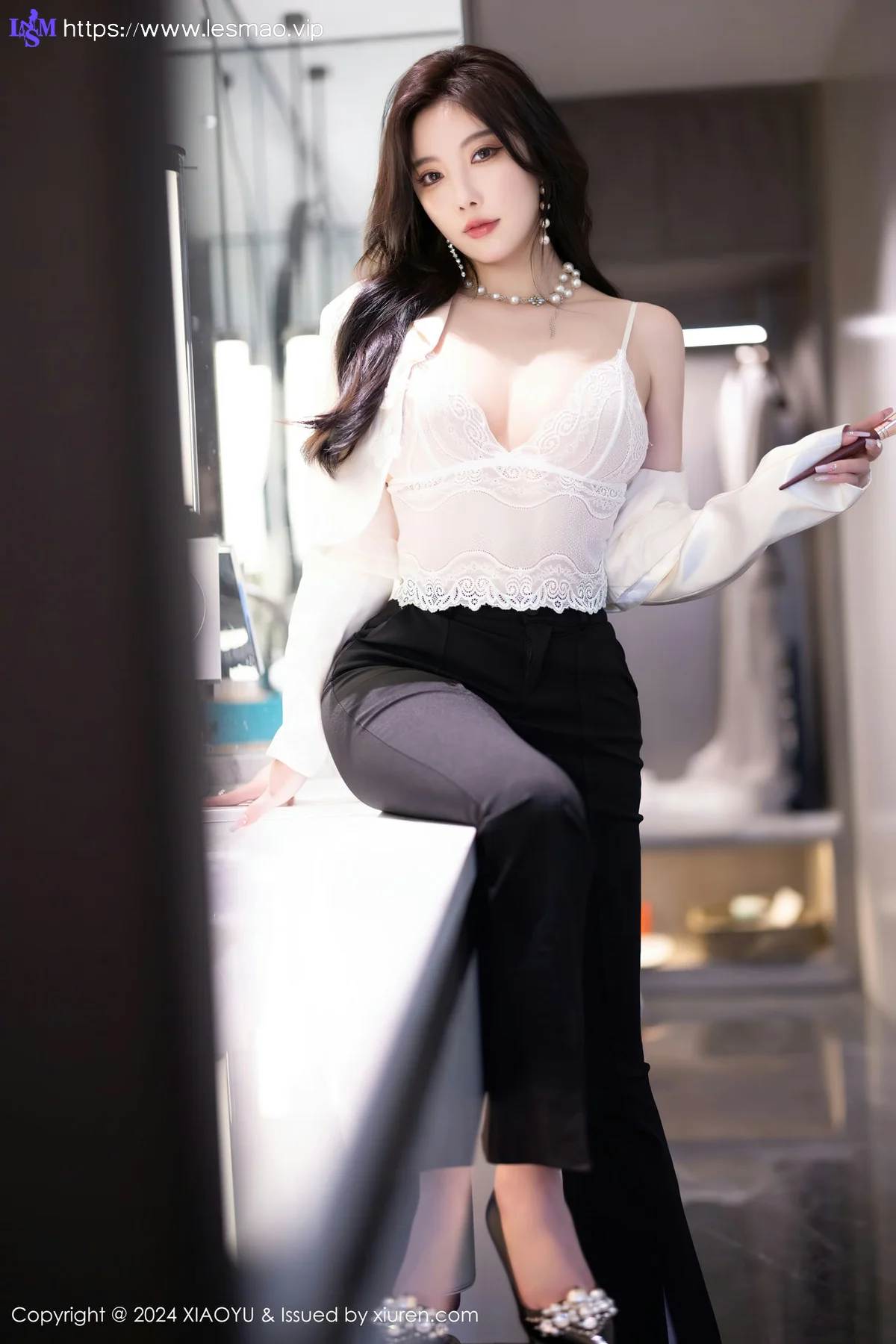 XIAOYU  语画  Vol.1233 杨晨晨Yome 魅惑黑丝哈尔滨旅拍1 - 7