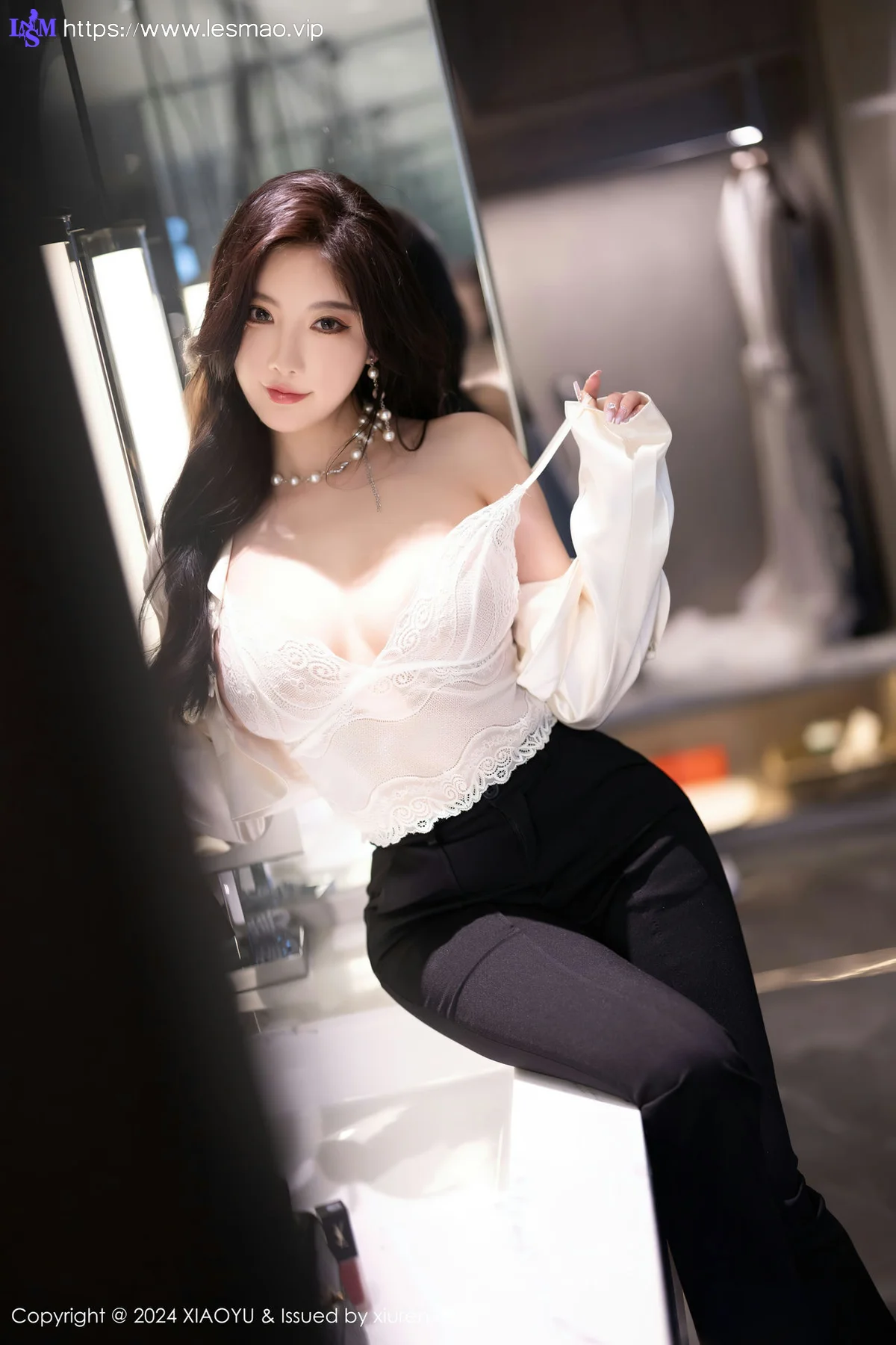 XIAOYU  语画  Vol.1233 杨晨晨Yome 魅惑黑丝哈尔滨旅拍1 - 2