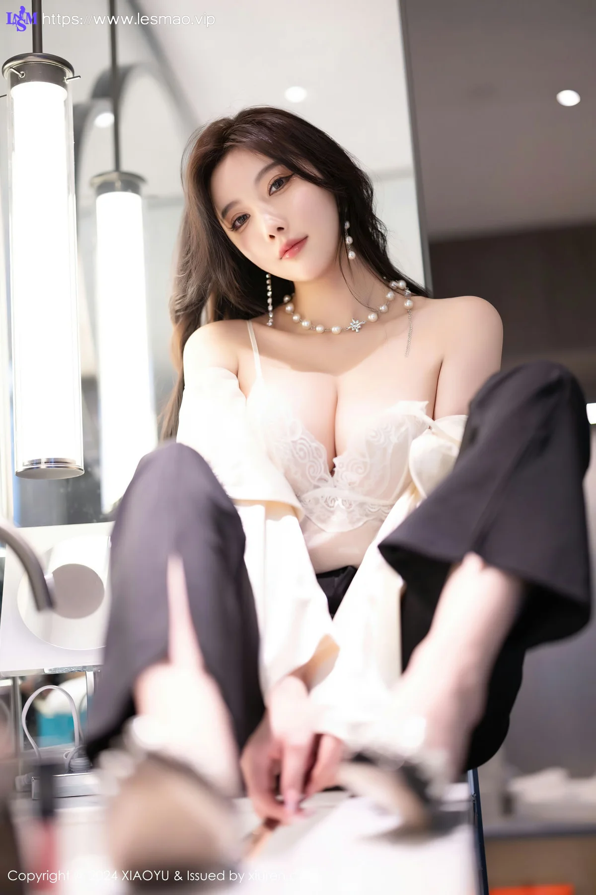 XIAOYU  语画  Vol.1233 杨晨晨Yome 魅惑黑丝哈尔滨旅拍1 - 7
