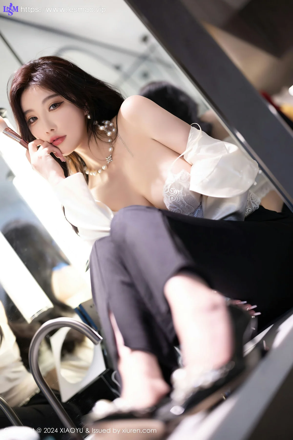 XIAOYU  语画  Vol.1233 杨晨晨Yome 魅惑黑丝哈尔滨旅拍1 - 9