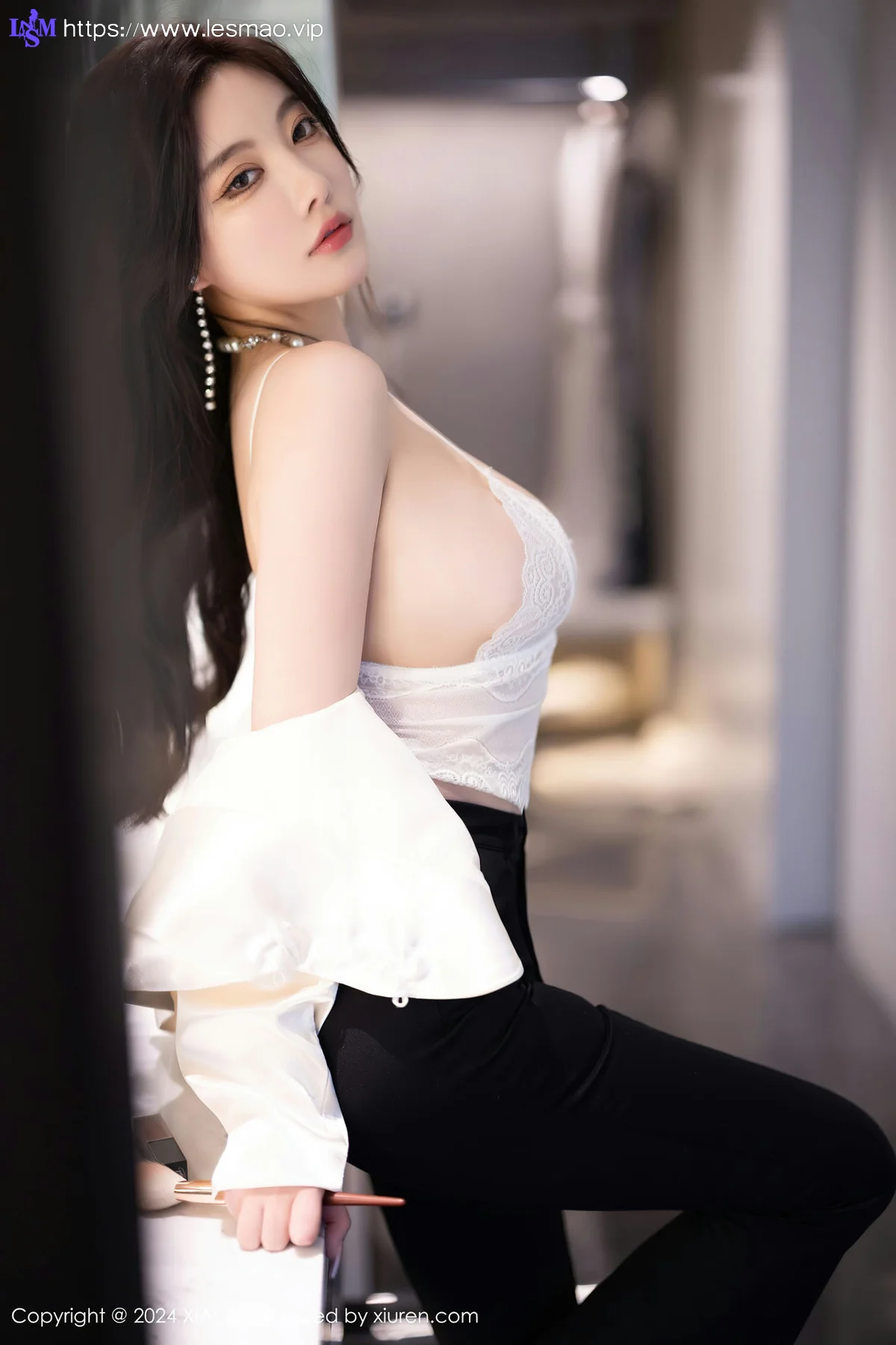 XIAOYU  语画  Vol.1233 杨晨晨Yome 魅惑黑丝哈尔滨旅拍1 - 2