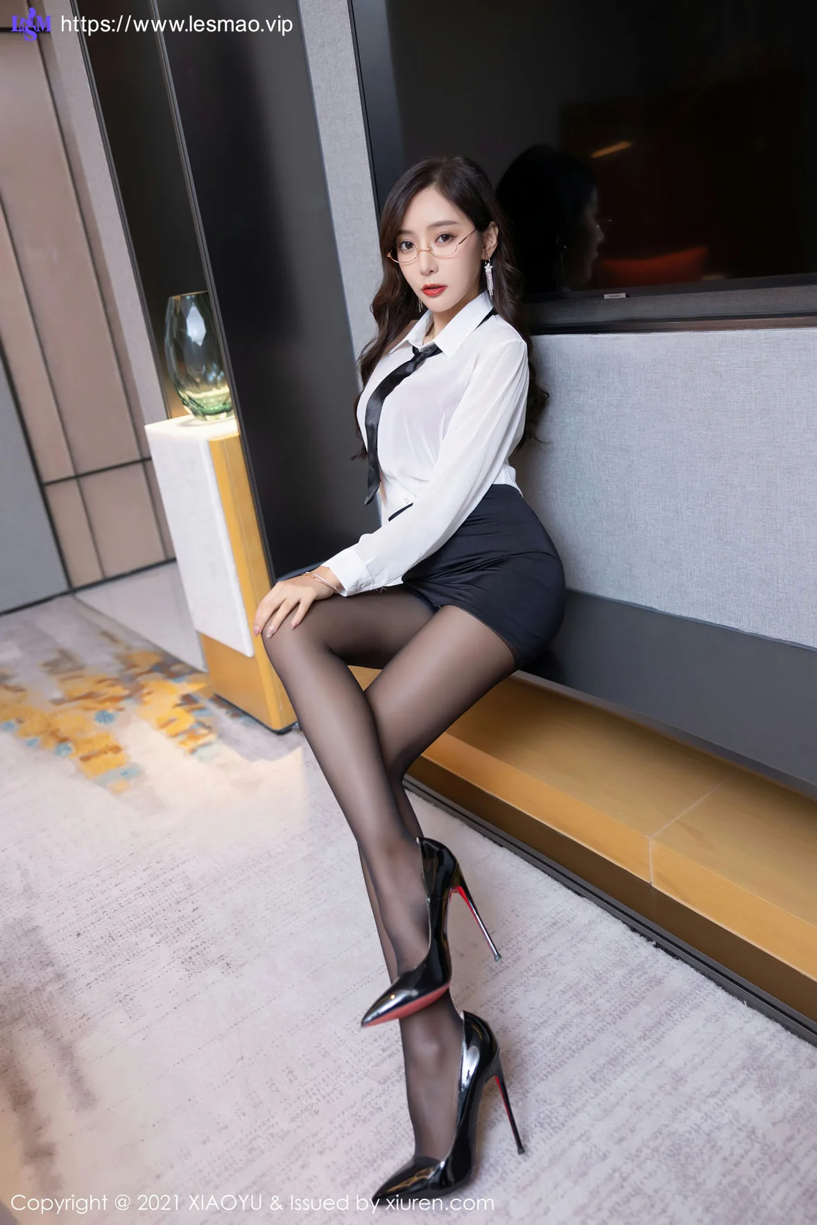 XIAOYU  语画界 Vol.665 眼镜OL 王馨瑶yanni 性感写真11 - 8