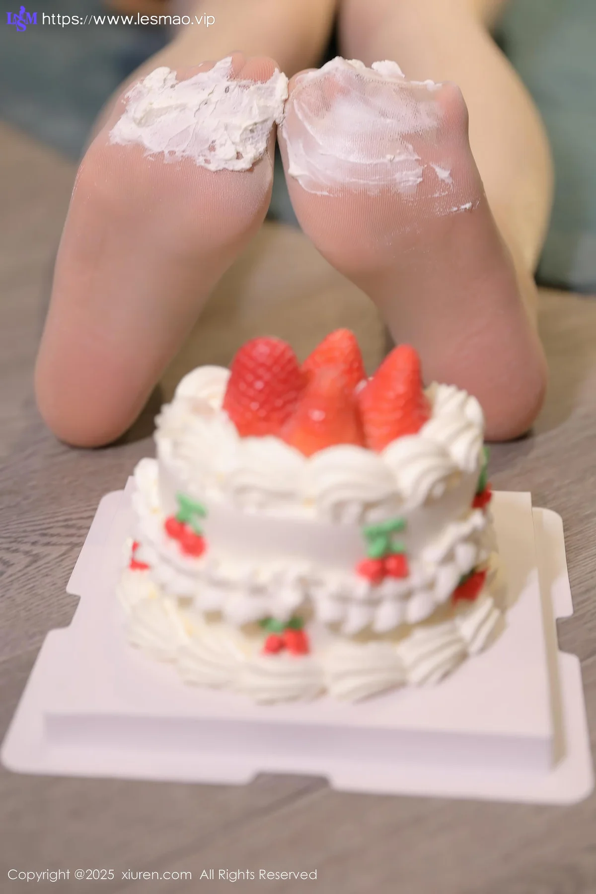 XiuRen 秀人 No.10029 小蛮妖Yummy 蛋糕玉体玉足主题 - 4