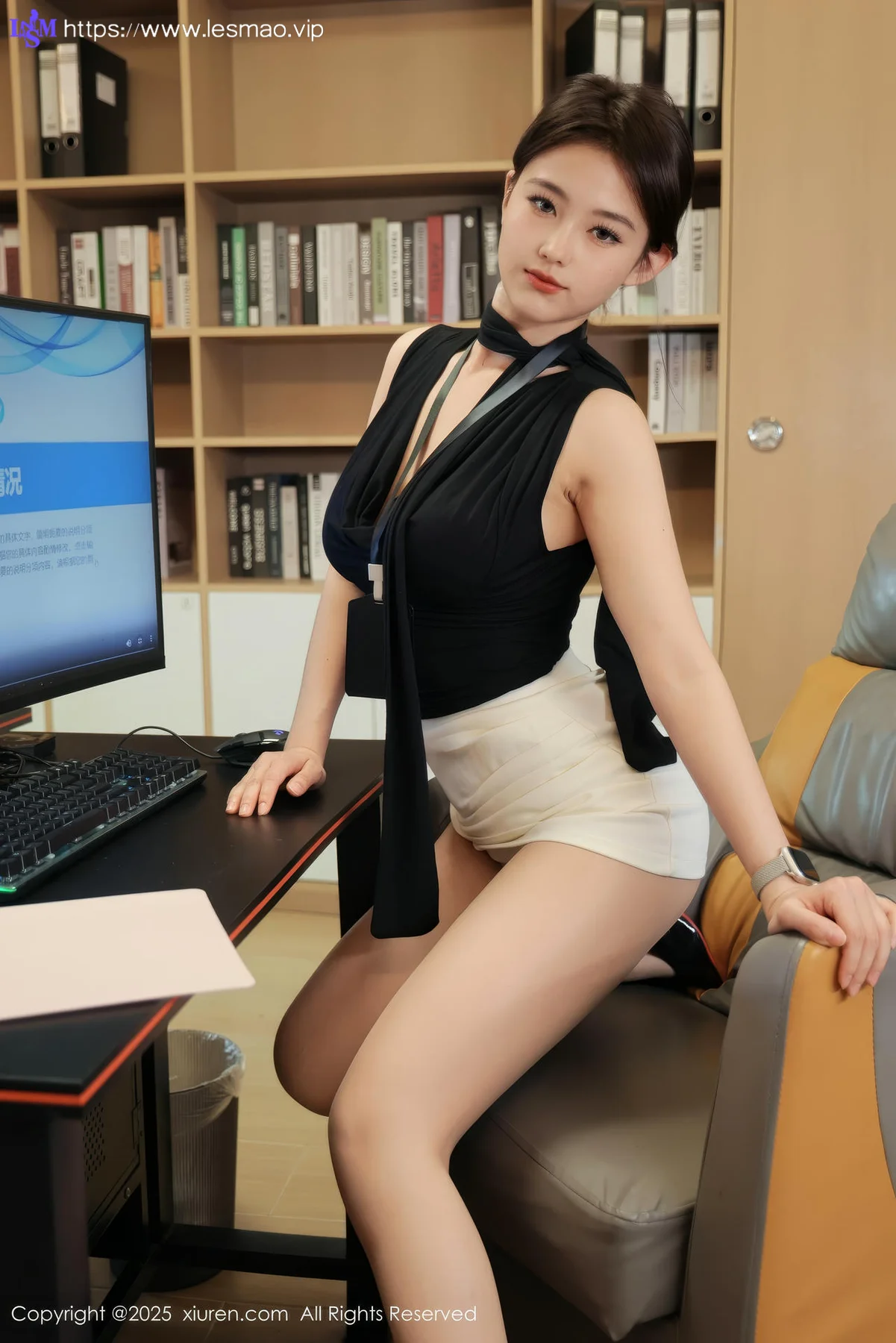 XiuRen 秀人 No.10052 小橘子orange 办公室ol场景 - 1