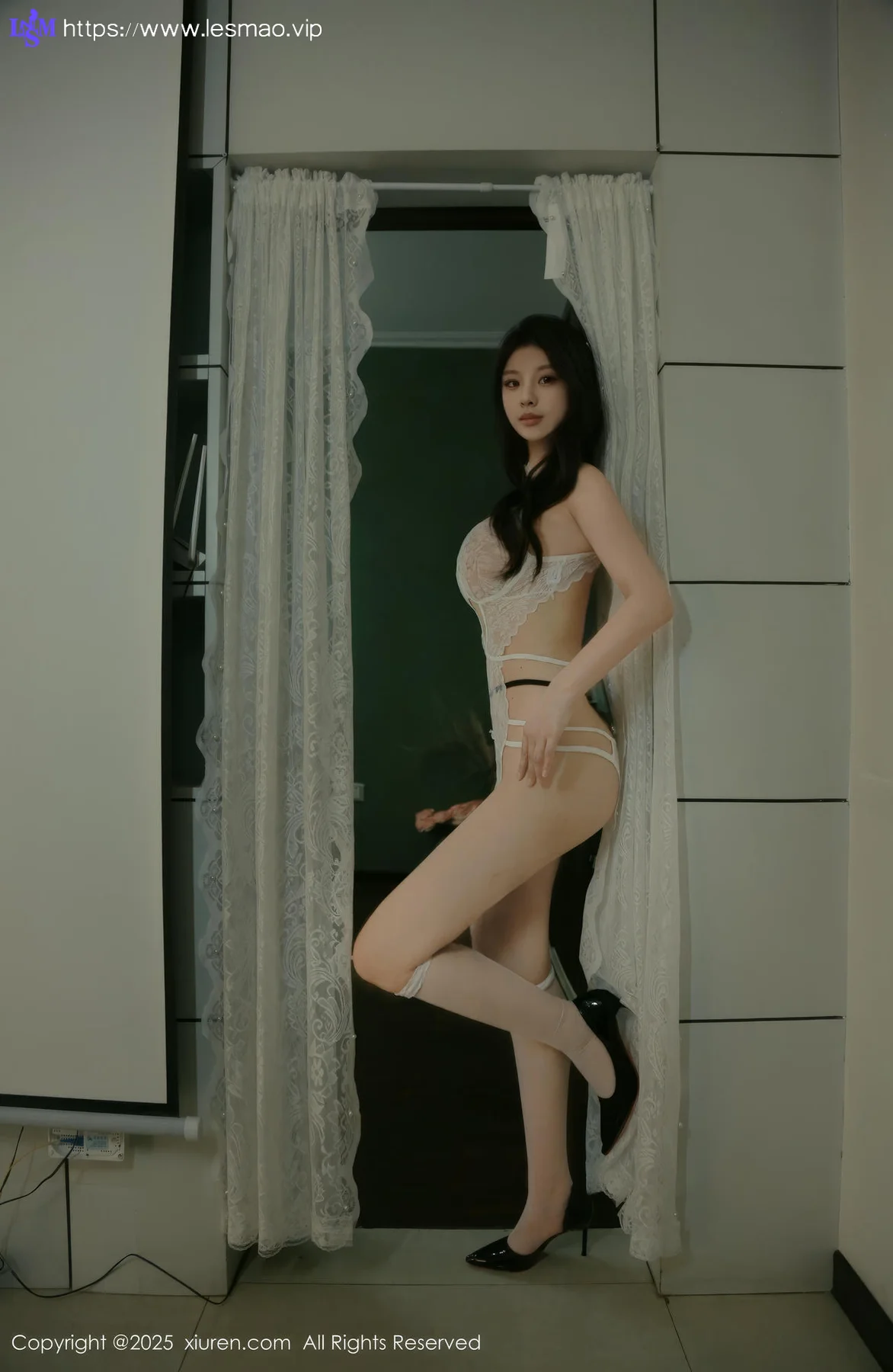 XiuRen 秀人 No.10137 小芭乐 透视情趣连体衣 - 1