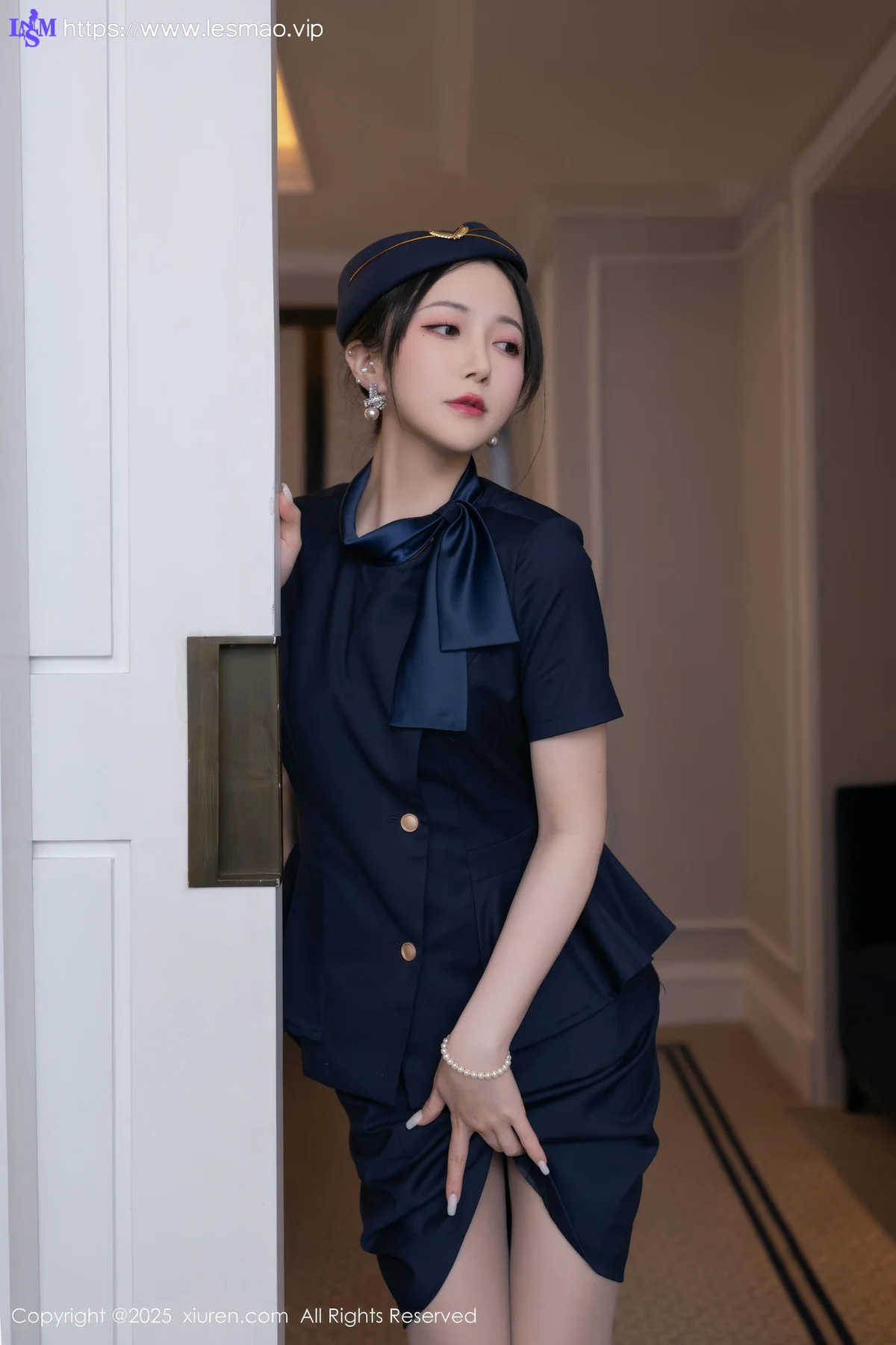 XiuRen 秀人 No.10142 鱼子酱Fish 制服女神服务 - 1