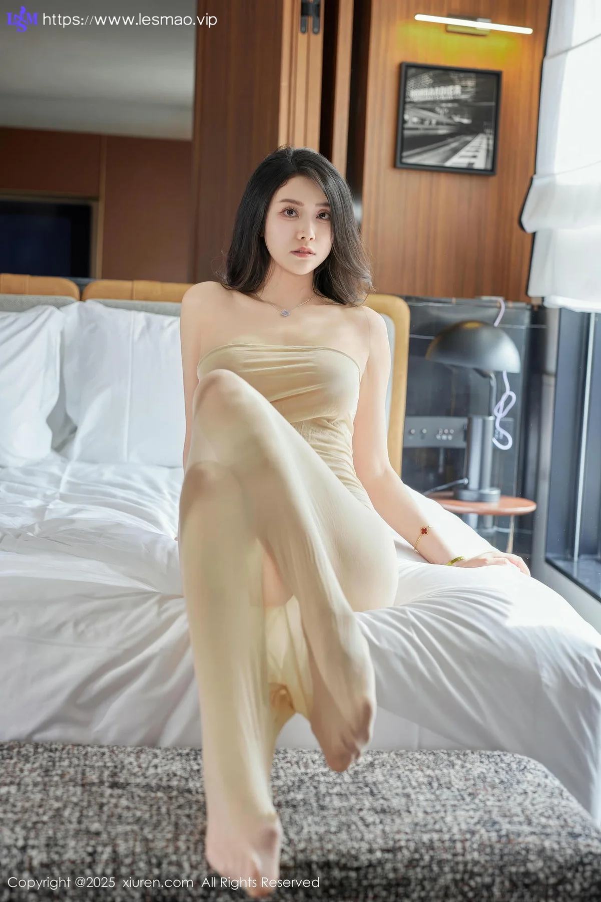 XiuRen 秀人 No.10175 方子萱 性感肉色连体丝袜 - 1