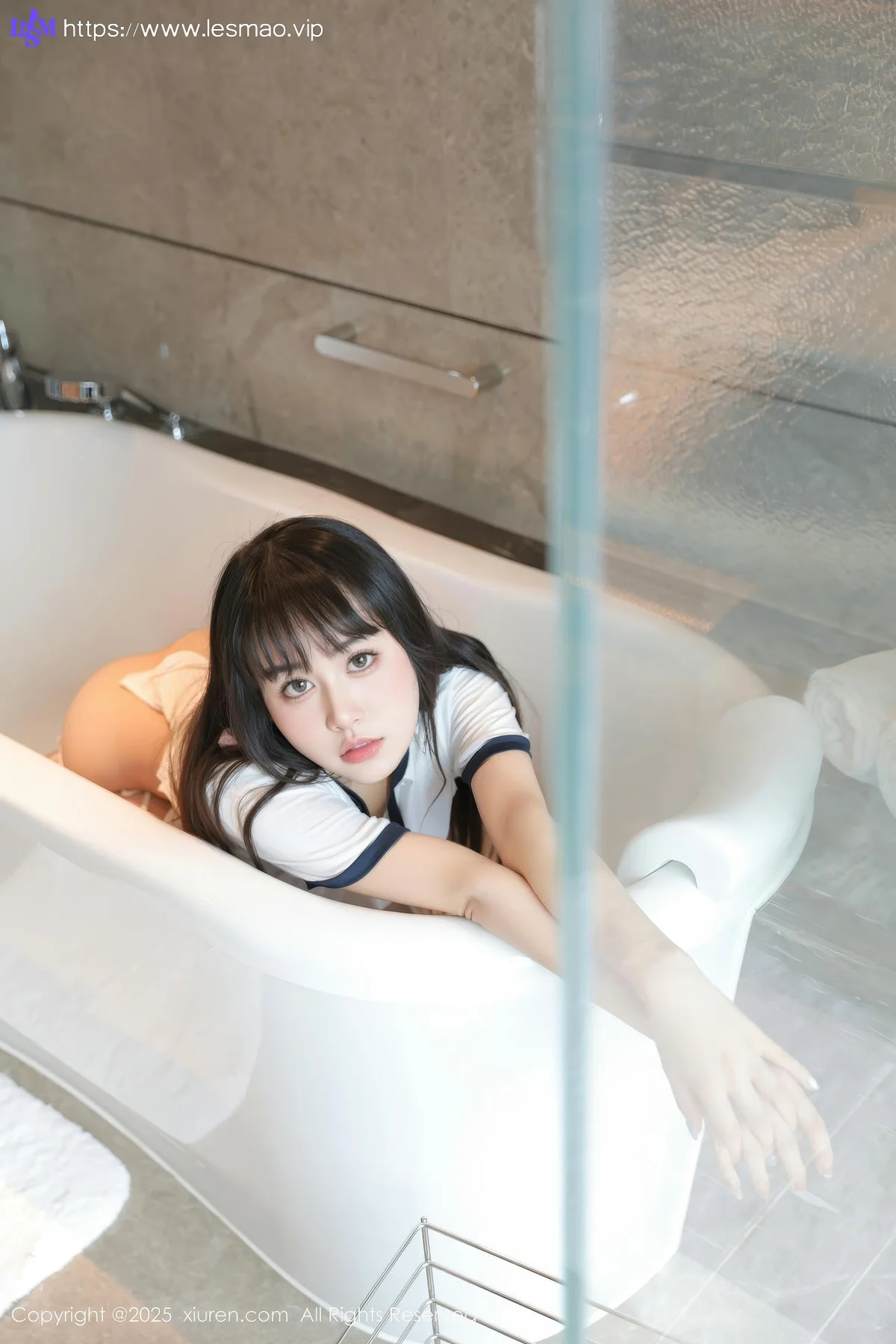 XiuRen 秀人 No.10184 量子玫瑰 首套写真白色运动 - 1