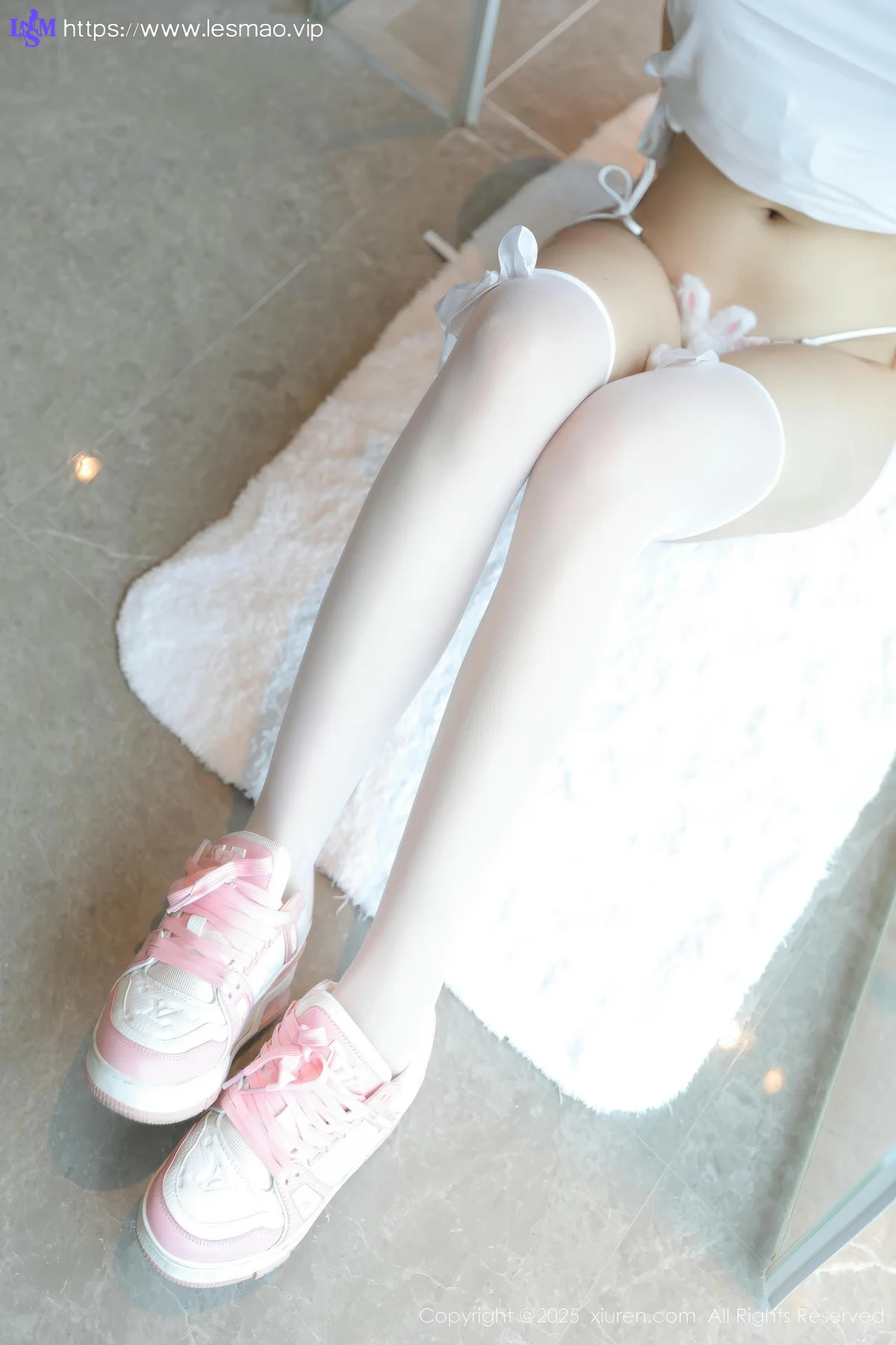 XiuRen 秀人 No.10184 量子玫瑰 首套写真白色运动 - 1