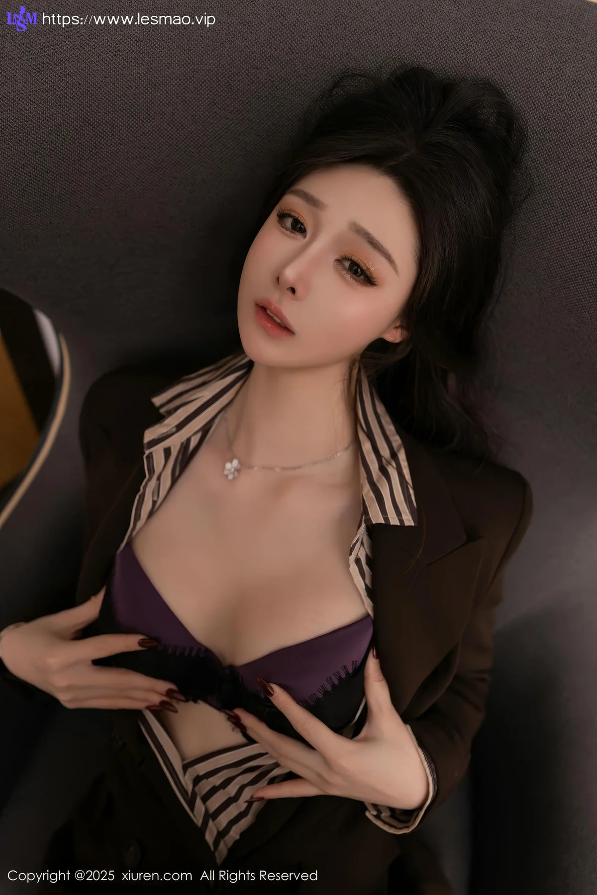 XiuRen 秀人 No.10202 小逗逗 性感灰色丝袜 - 2