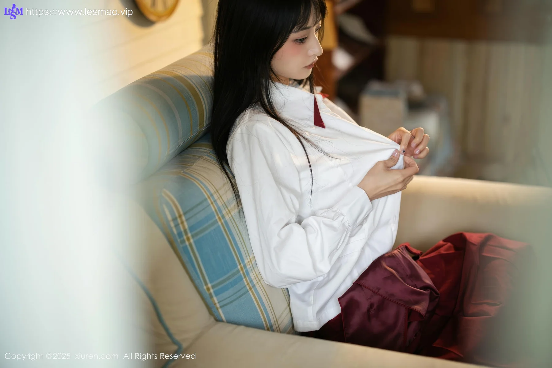 XiuRen 秀人 No.10215 茂木希子 新人红色裙子肉色丝袜 - 2