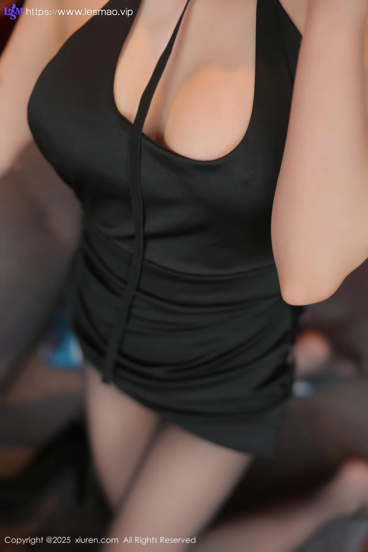 XiuRen 秀人 No.10246 Annie_baby 首套写真黑色连衣短裙 - 2
