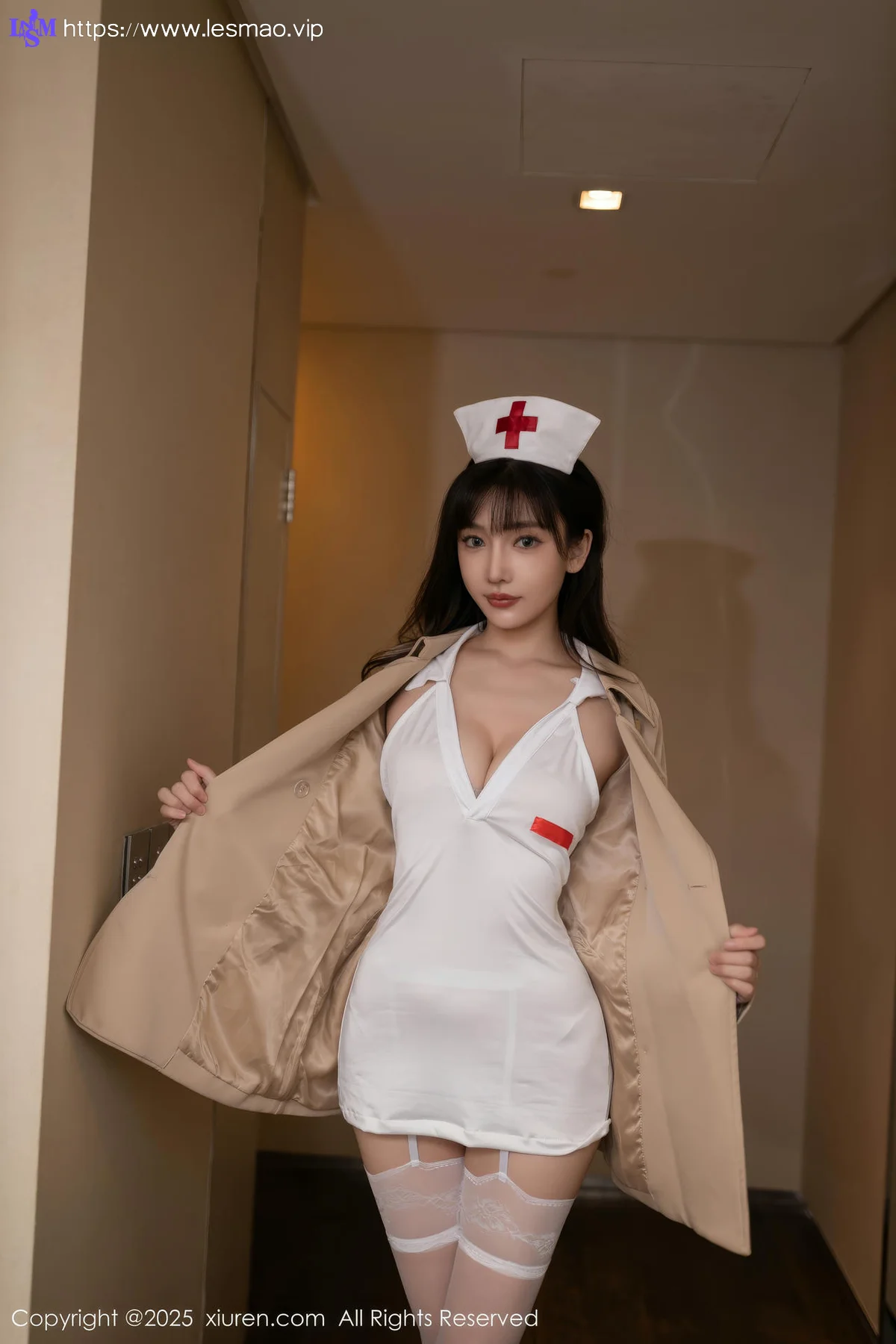 XiuRen 秀人 No.10252 陆萱萱 白色情趣护士服 - 2