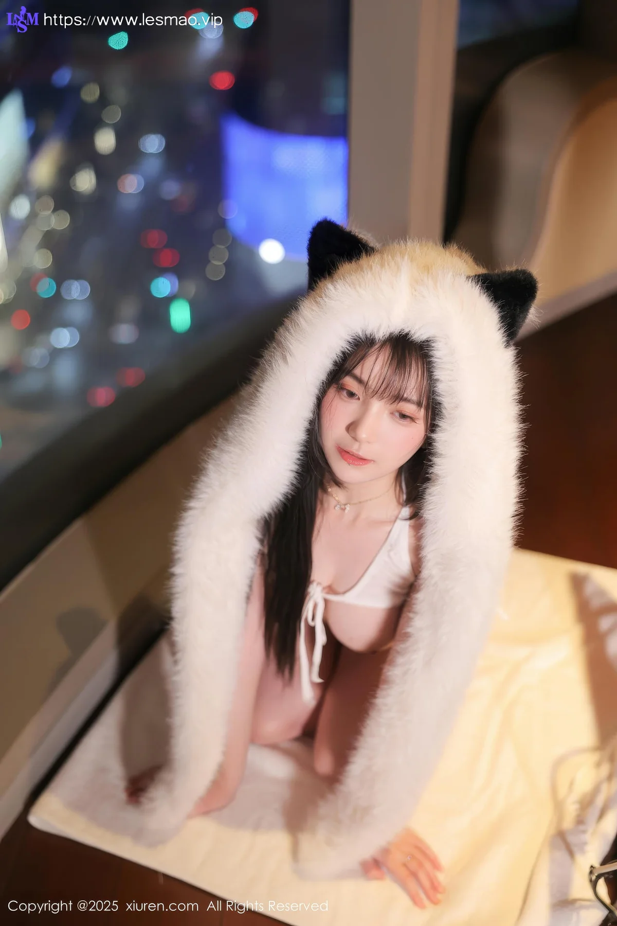 XiuRen 秀人 No.10302 软情 诱人白色丝袜情趣私房 - 4