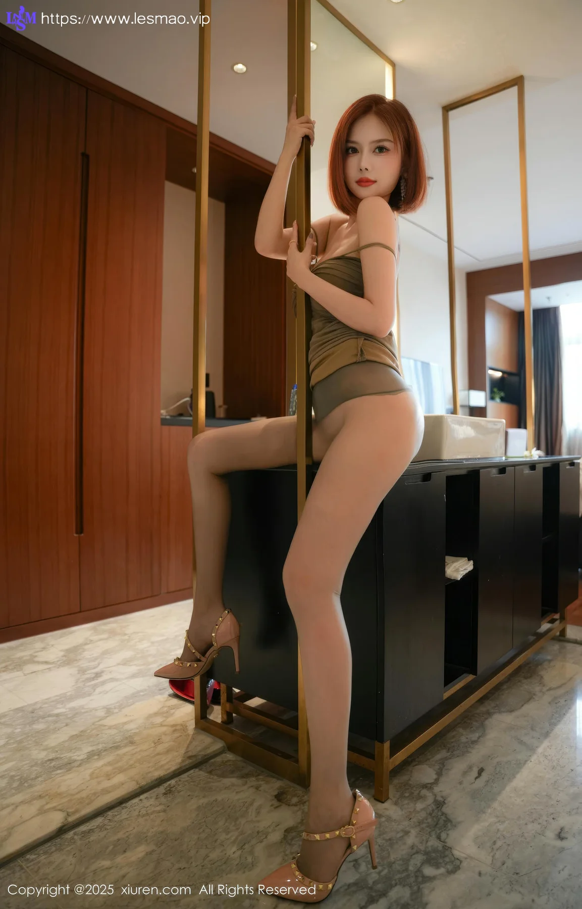 XiuRen 秀人 No.10312 白芷yy 灰色包臀裙短发美女 - 6