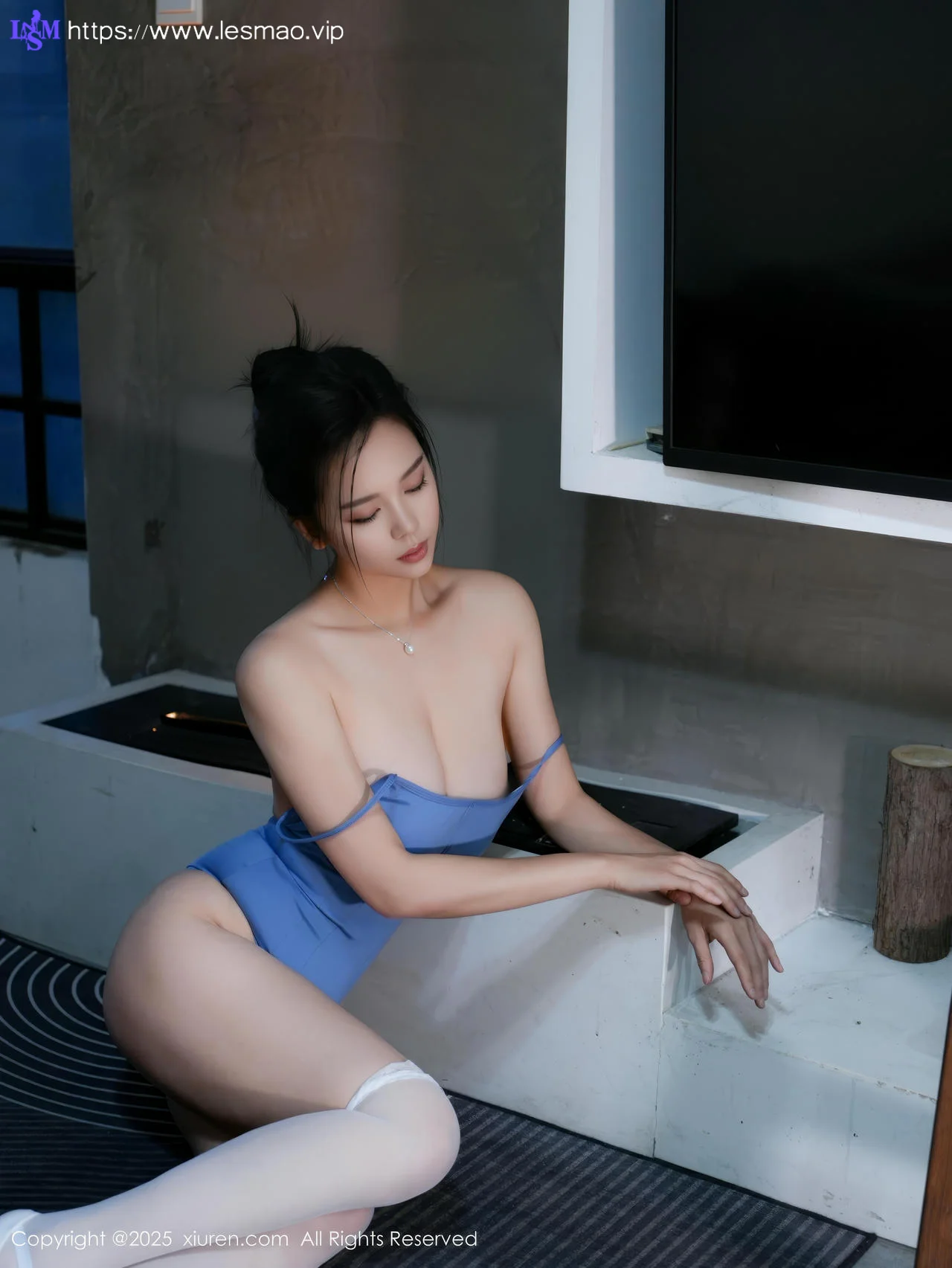 XiuRen 秀人 No.10327 玫瑰我爱你 蓝色瑜伽连体衣 - 1