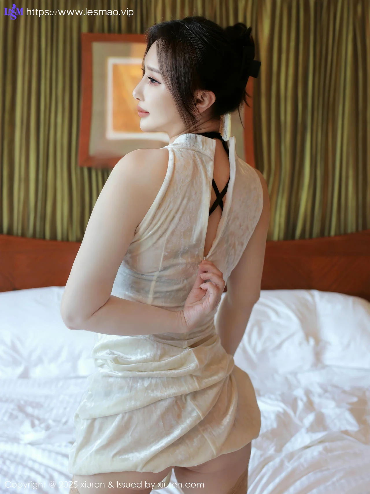 XiuRen 秀人 No.10355 苏一诺 浅色旗袍服饰 - 7