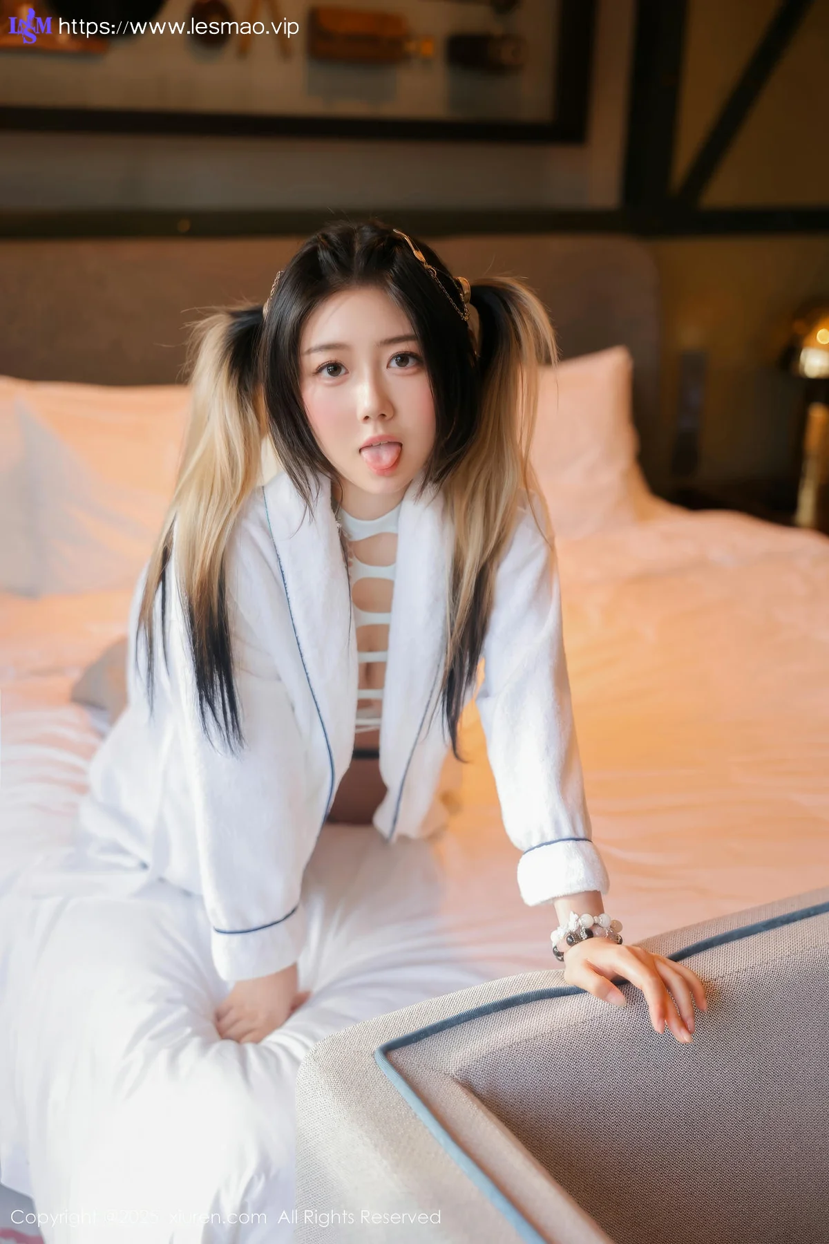 XiuRen 秀人 No.10394 诺诺Hsu 睡袍萝莉情趣连体衣 - 6