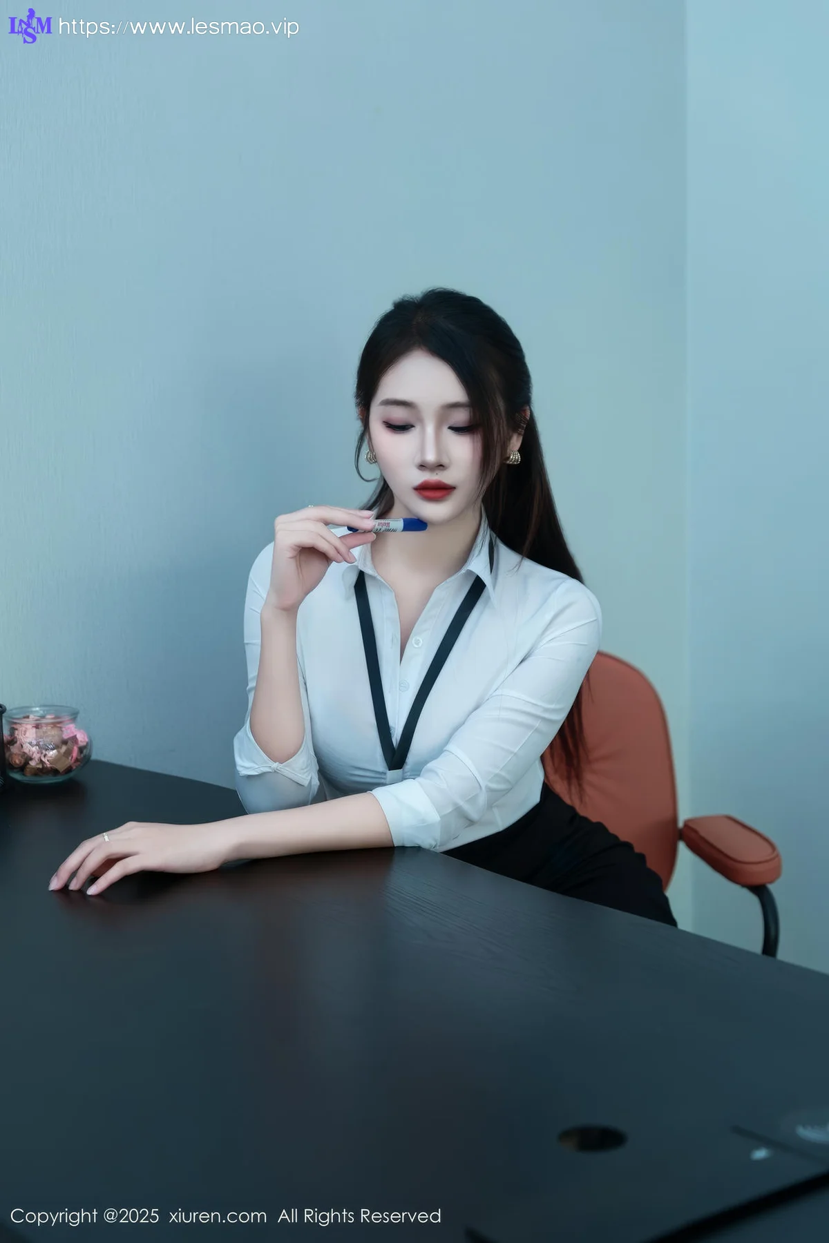 XiuRen 秀人 No.10405 梨霜儿 童颜巨乳白丝 - 1