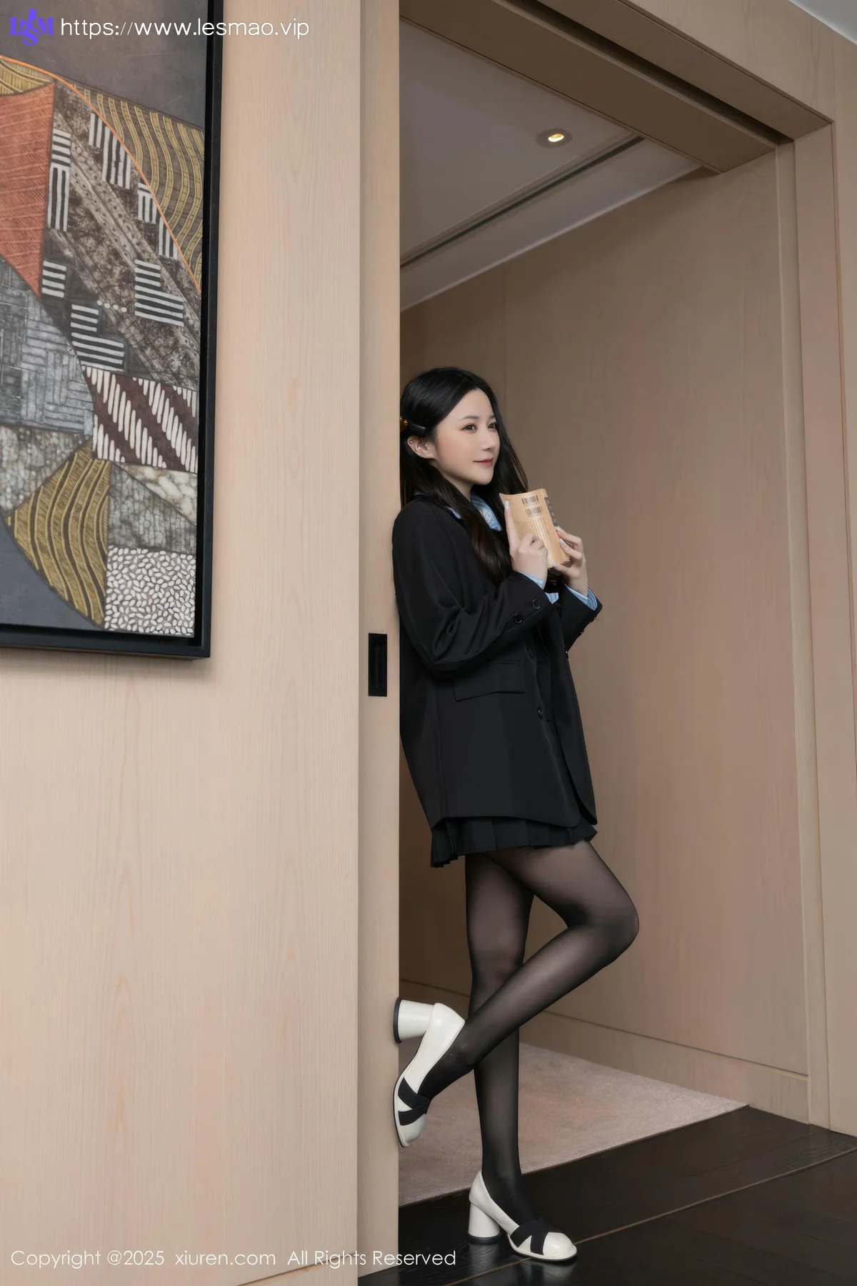XiuRen 秀人 No.10412 鱼子酱Fish 黑色短裙婀娜动人身段 - 2