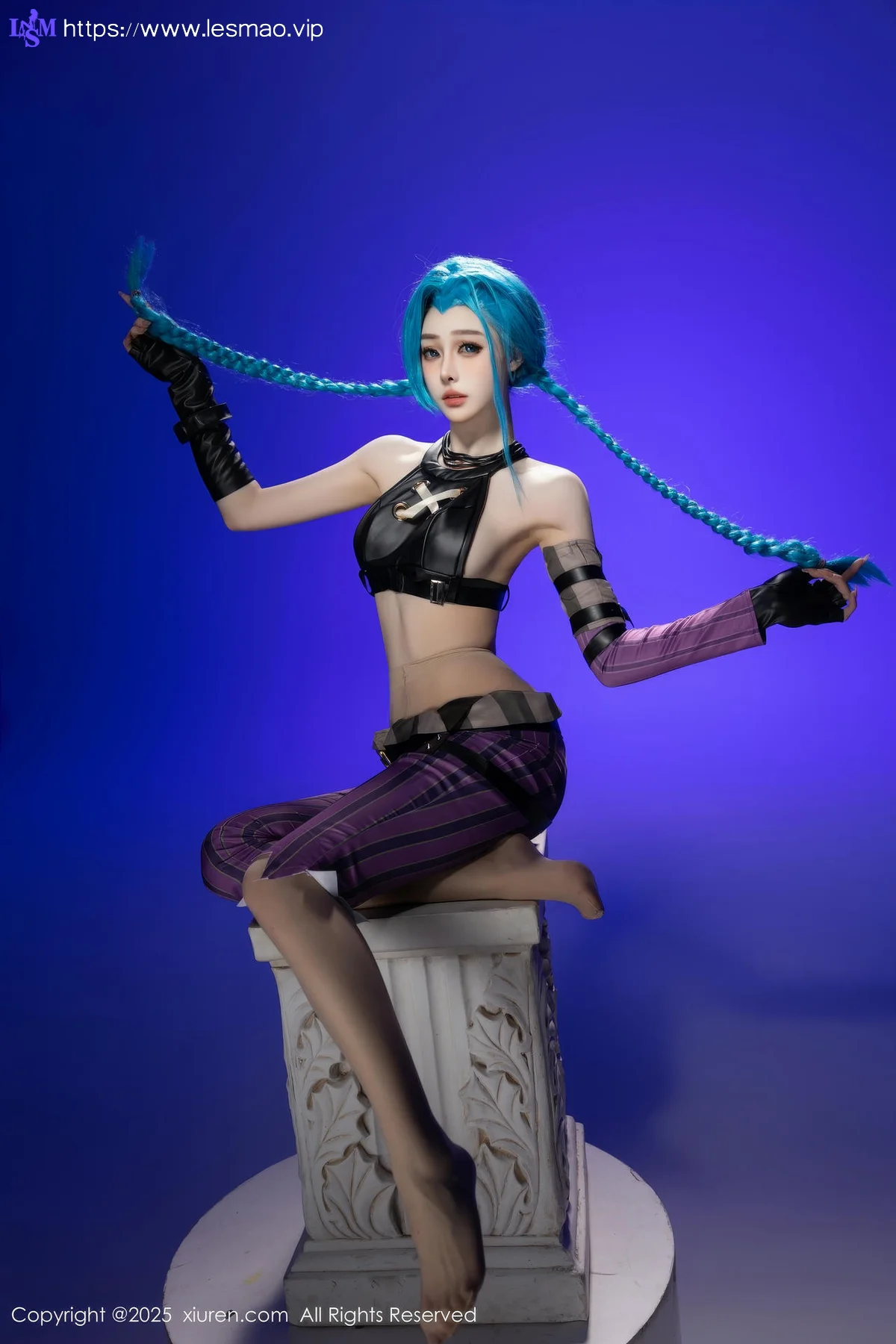 XiuRen 秀人 No.10479 小逗逗 性感Cosplay装扮肉色丝袜 - 2