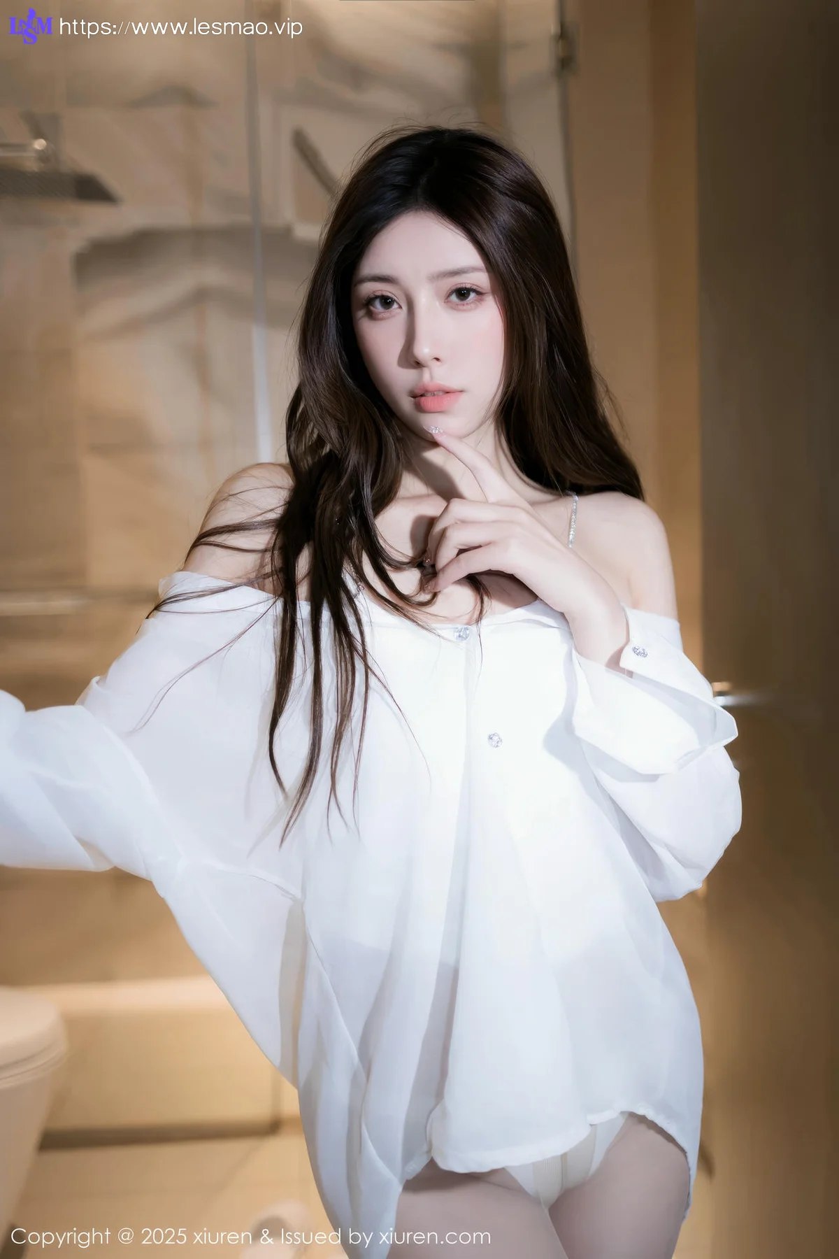 XiuRen 秀人 No.10502 悦兮 性感白T浴室场景拍摄 - 1