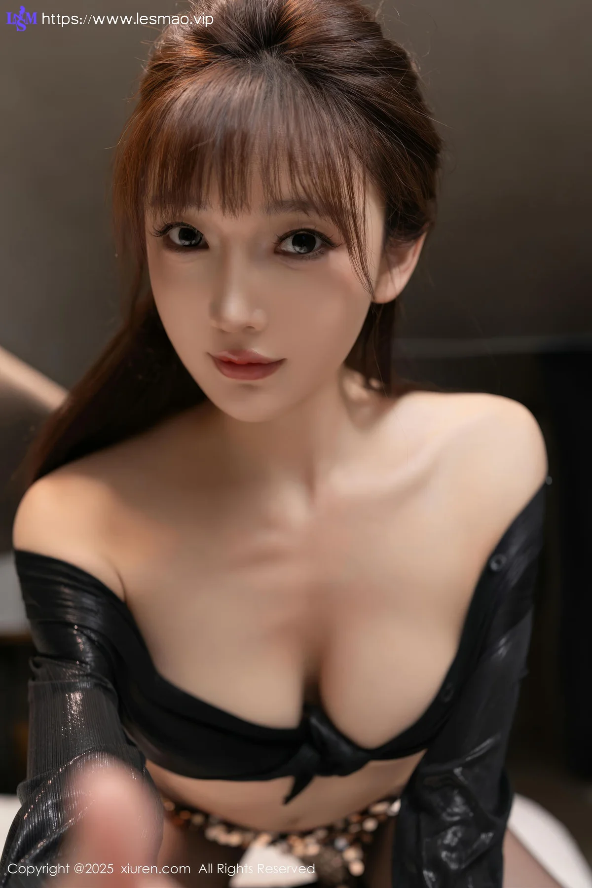 XiuRen 秀人 No.10505 陆萱萱  黑色衬衫魅惑黑丝 - 5