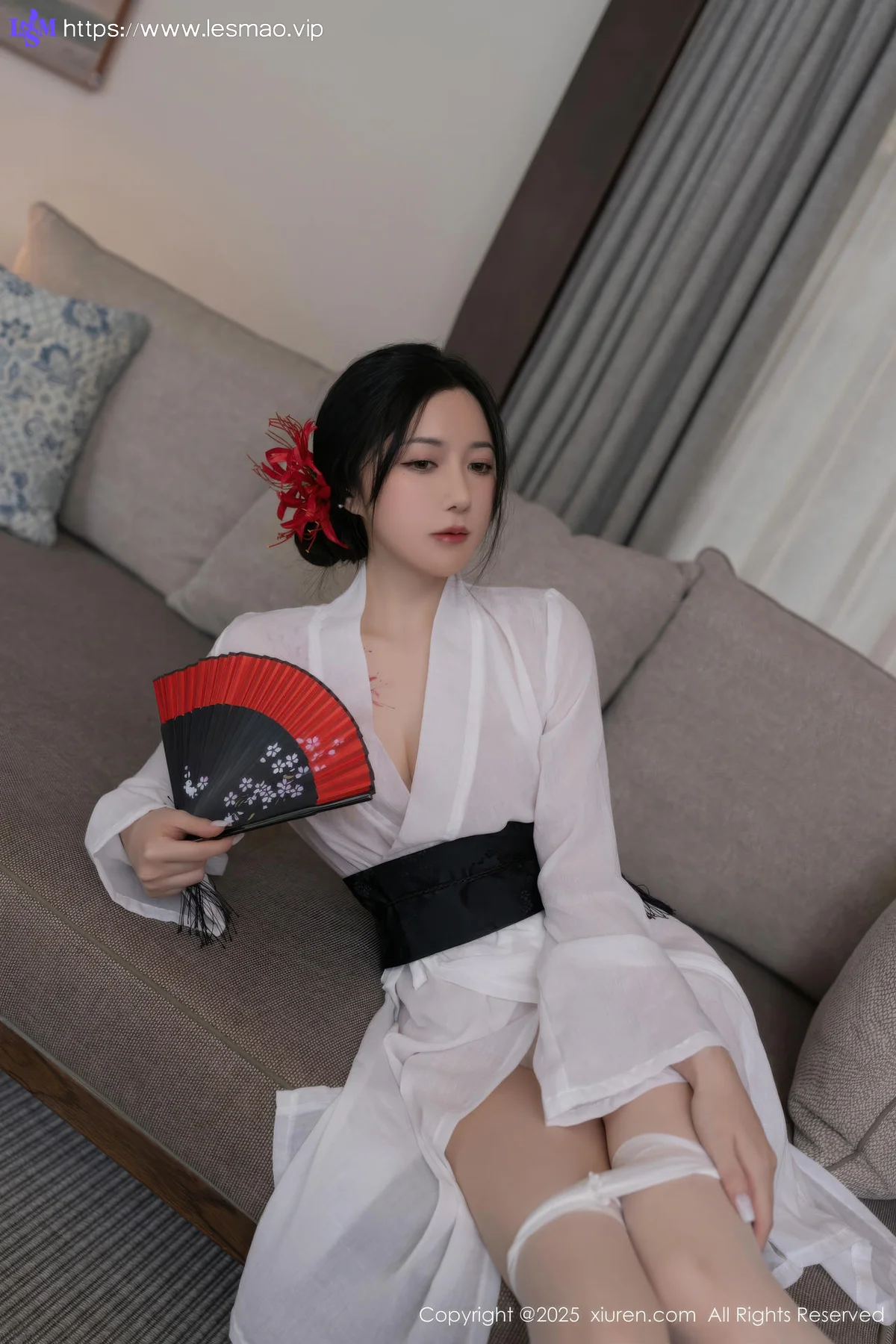 XiuRen 秀人 No.10514 鱼子酱Fish 诱人白色丝袜 - 1