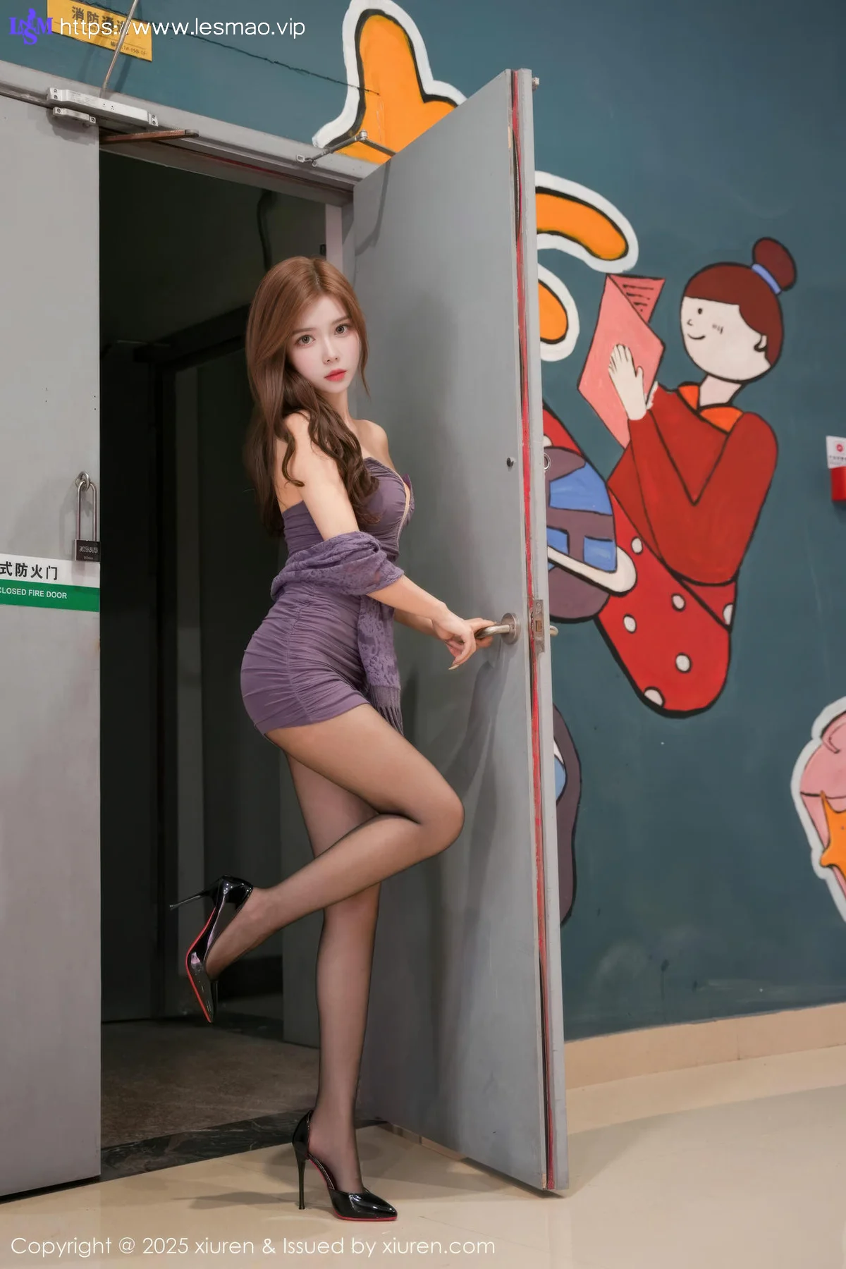 XiuRen 秀人 No.10522 拍黄瓜girl 紫色服饰街拍制服 - 2