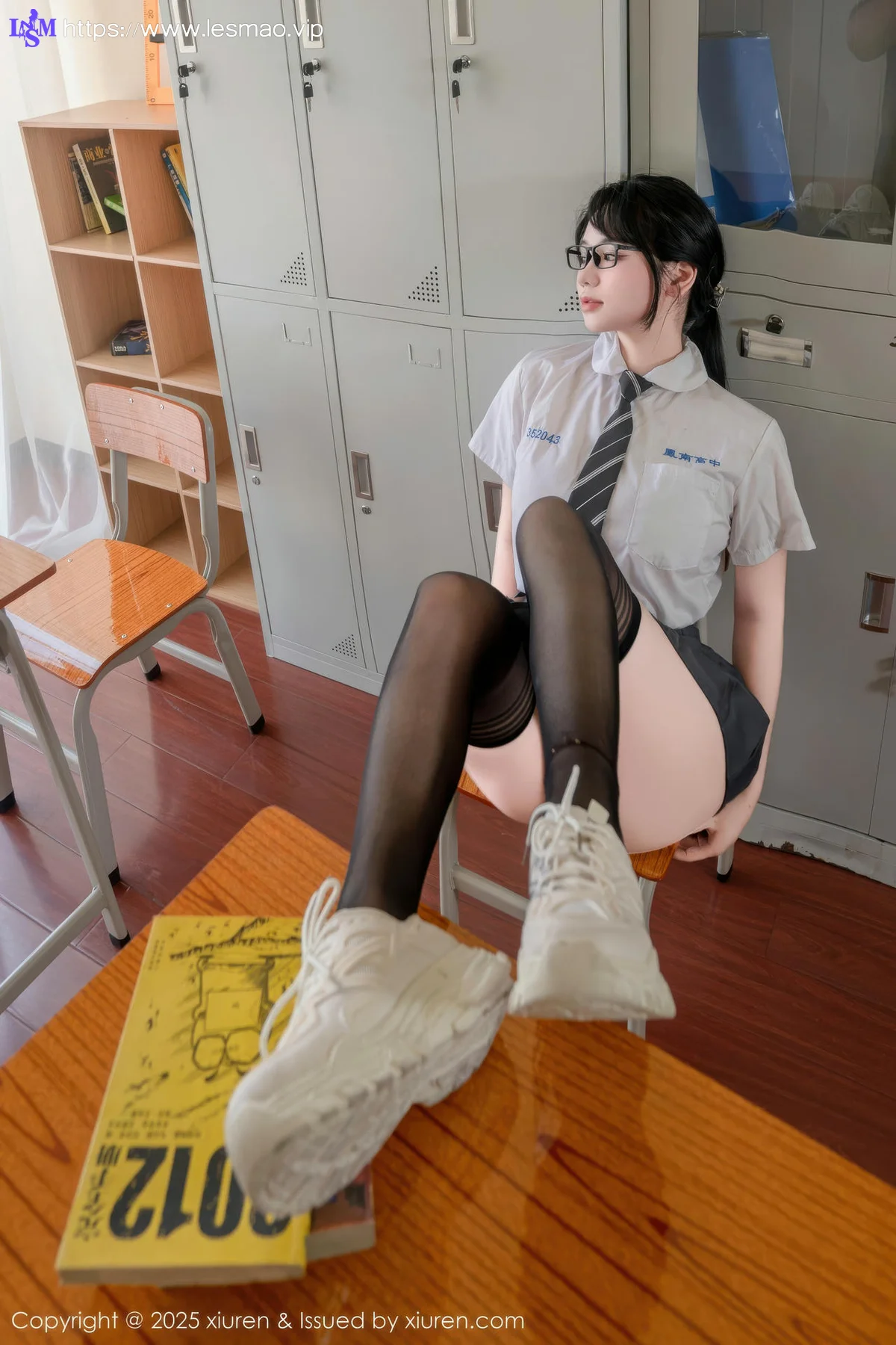 XiuRen 秀人 No.10530 汐汐爱吃草莓 新学校新生活 - 10