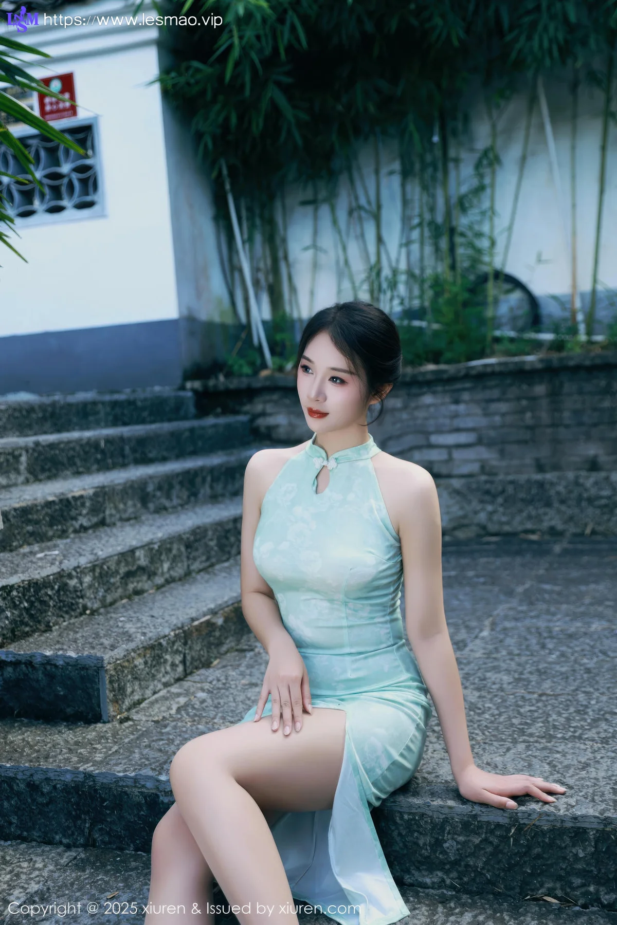 XiuRen 秀人 No.10538 南乔 浅绿色旗袍户外写真 - 9