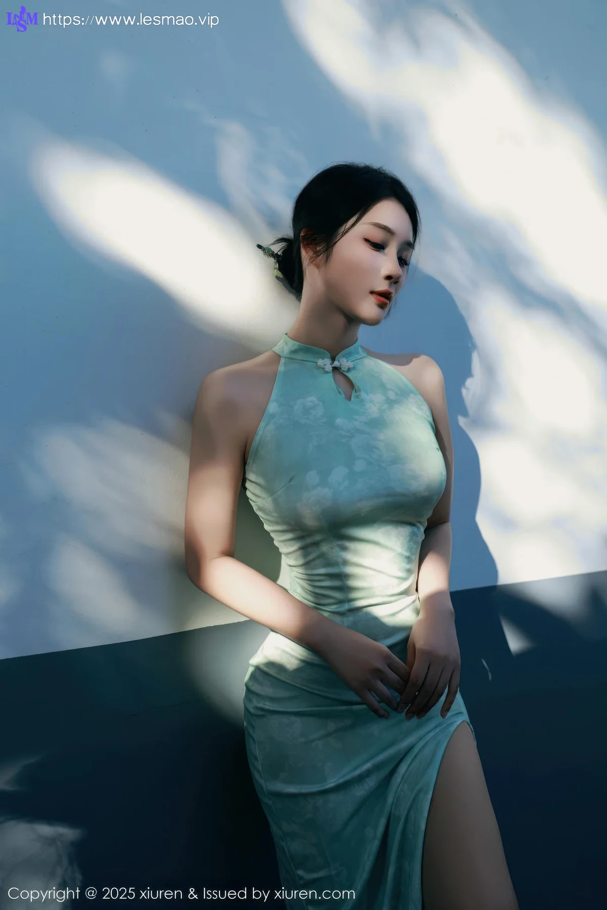 XiuRen 秀人 No.10538 南乔 浅绿色旗袍户外写真 - 9
