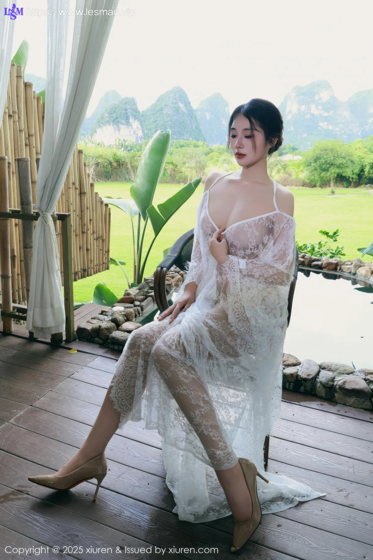 XiuRen 秀人 No.10538 南乔 浅绿色旗袍户外写真 - 2