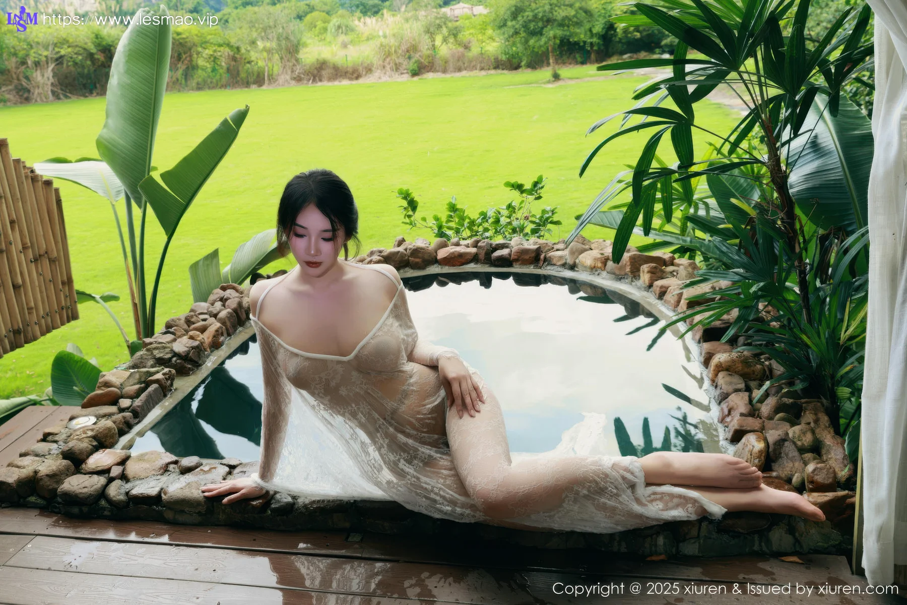 XiuRen 秀人 No.10538 南乔 浅绿色旗袍户外写真 - 3