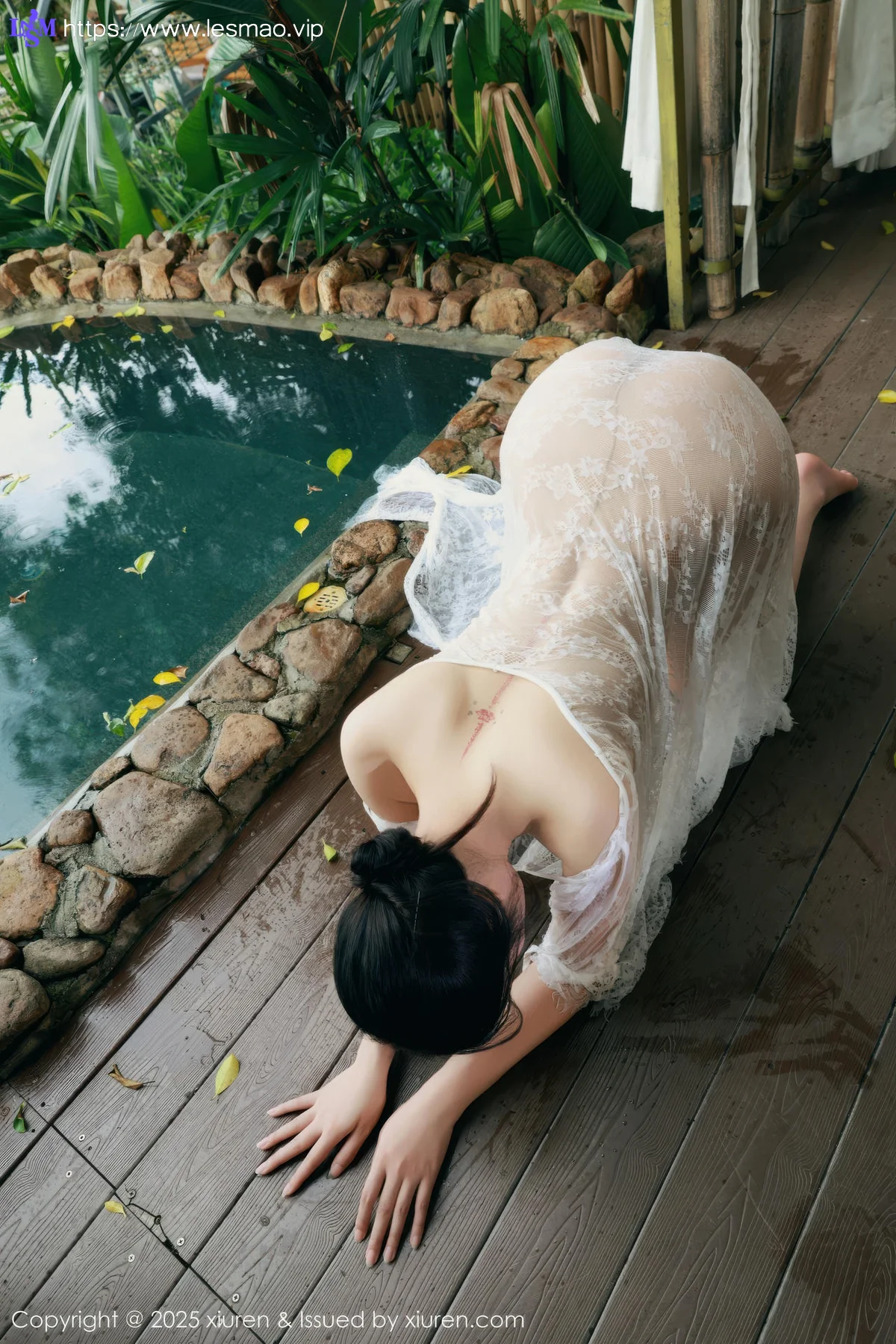 XiuRen 秀人 No.10538 南乔 浅绿色旗袍户外写真 - 8