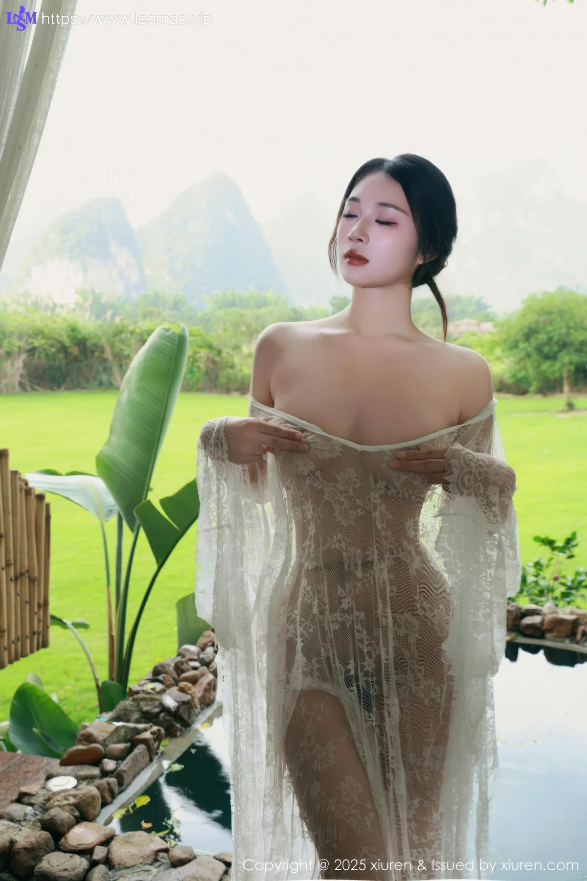 XiuRen 秀人 No.10538 南乔 浅绿色旗袍户外写真 - 9