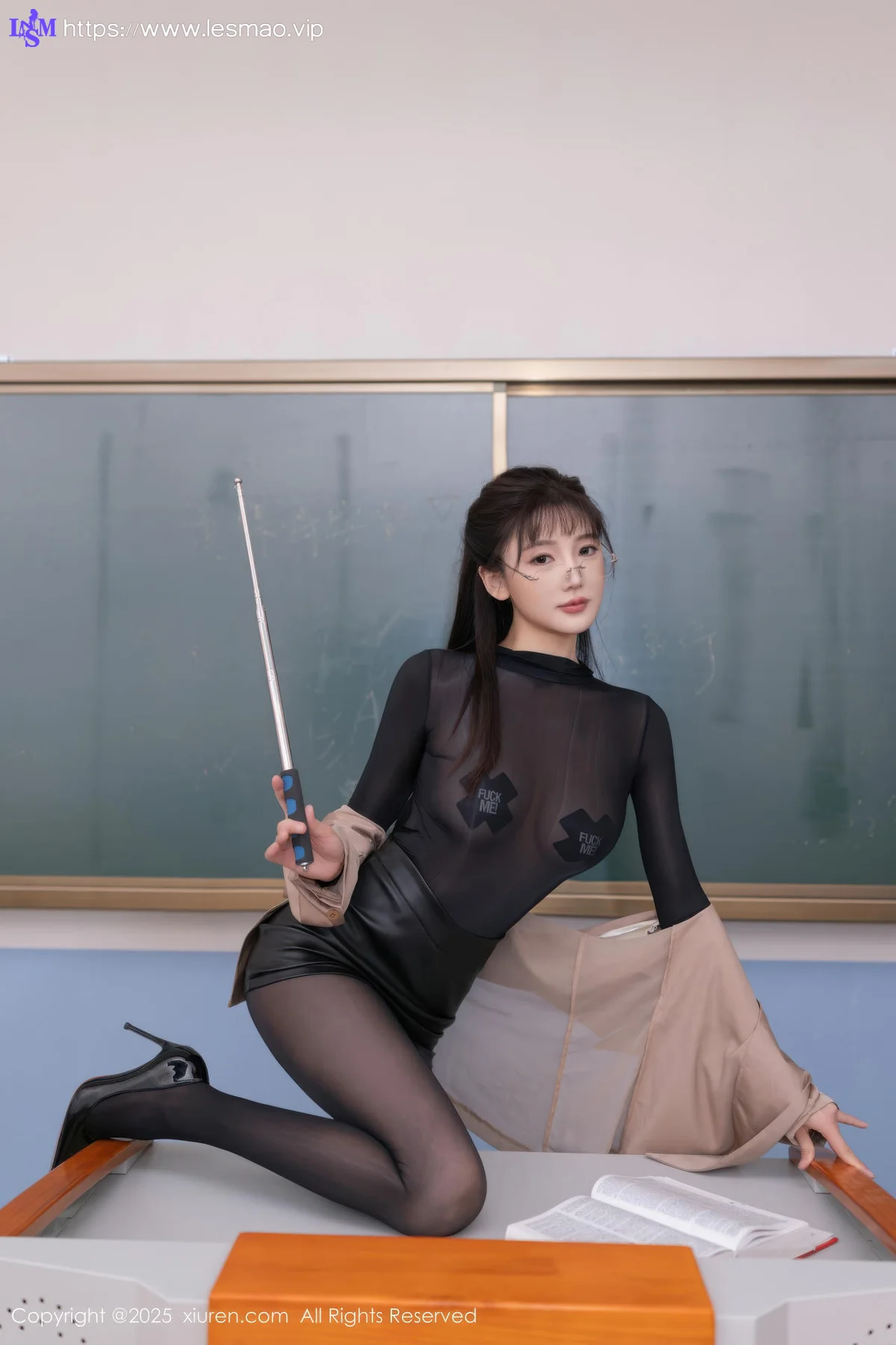 XiuRen 秀人 No.10558 陆萱萱 教室场景拍摄 - 1