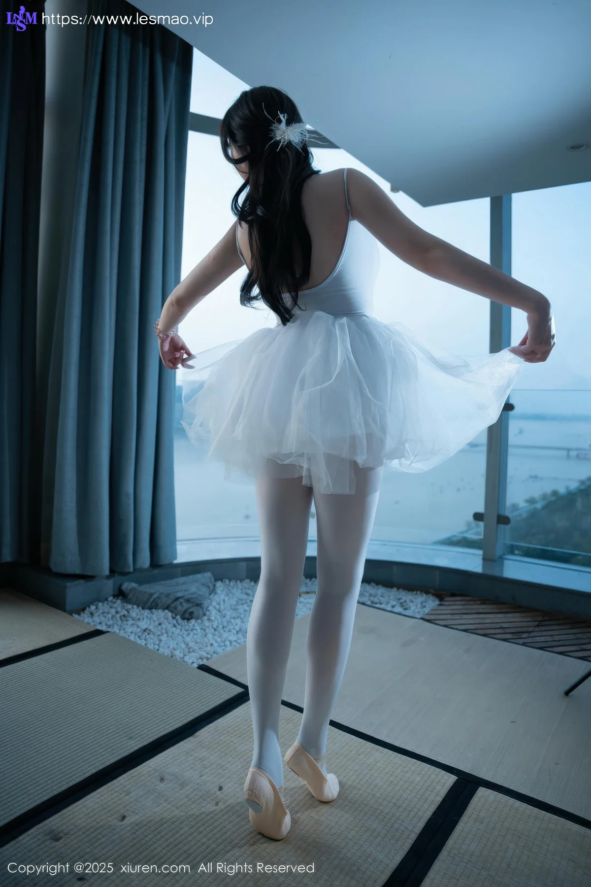 XiuRen 秀人 No.10575 软情 白色芭蕾服 - 1