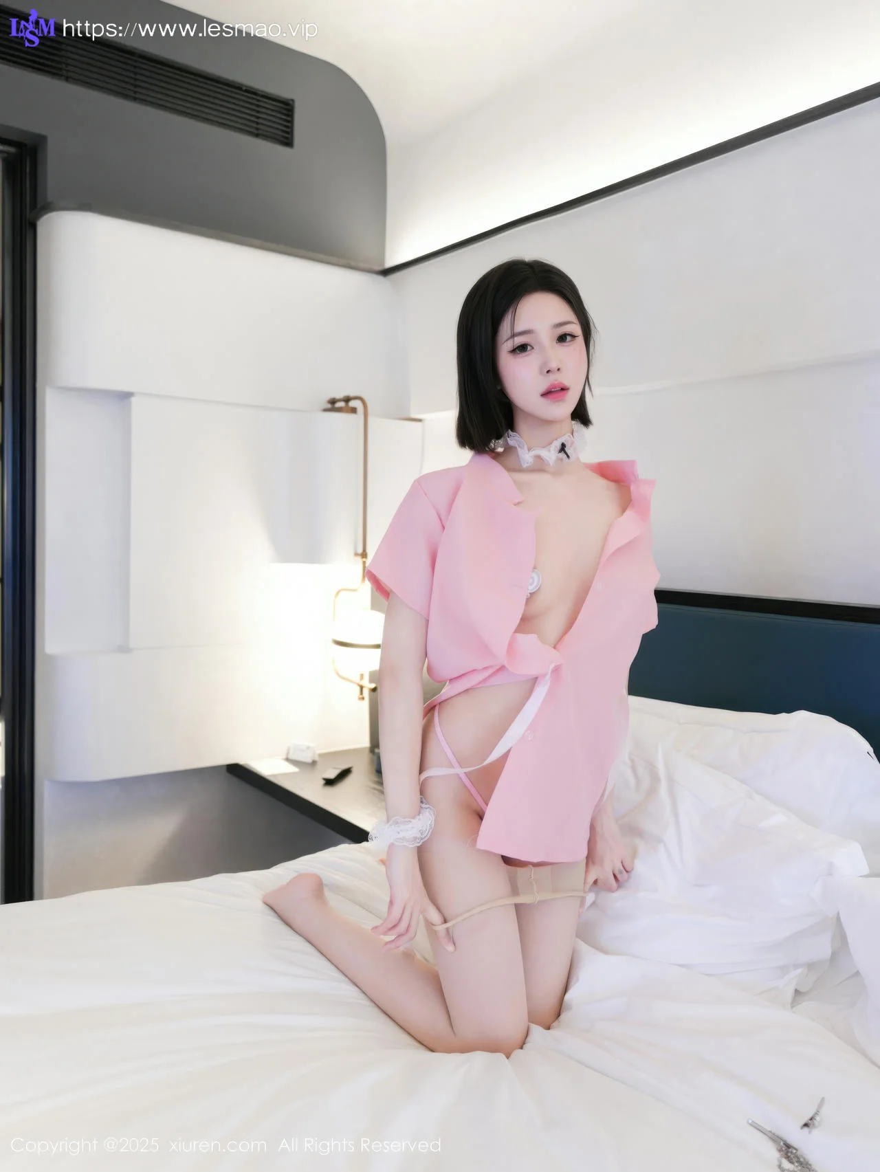 XiuRen 秀人 No.10581 奶芙酱-EVA 粉色护士制服 - 8