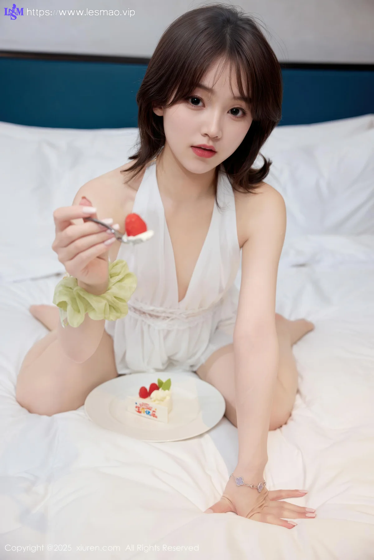 XiuRen 秀人 No.10584 汁汁 白色连衣短裙 - 1