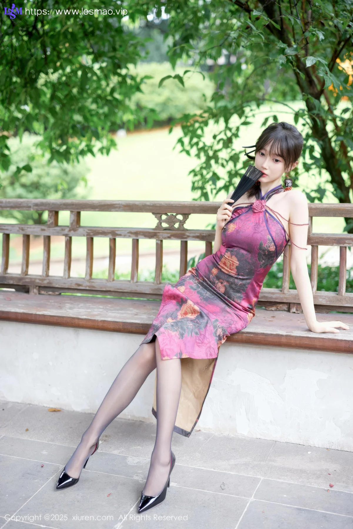 XiuRen 秀人 No.10593 玥儿玥er 紫色旗袍街拍高跟 - 1